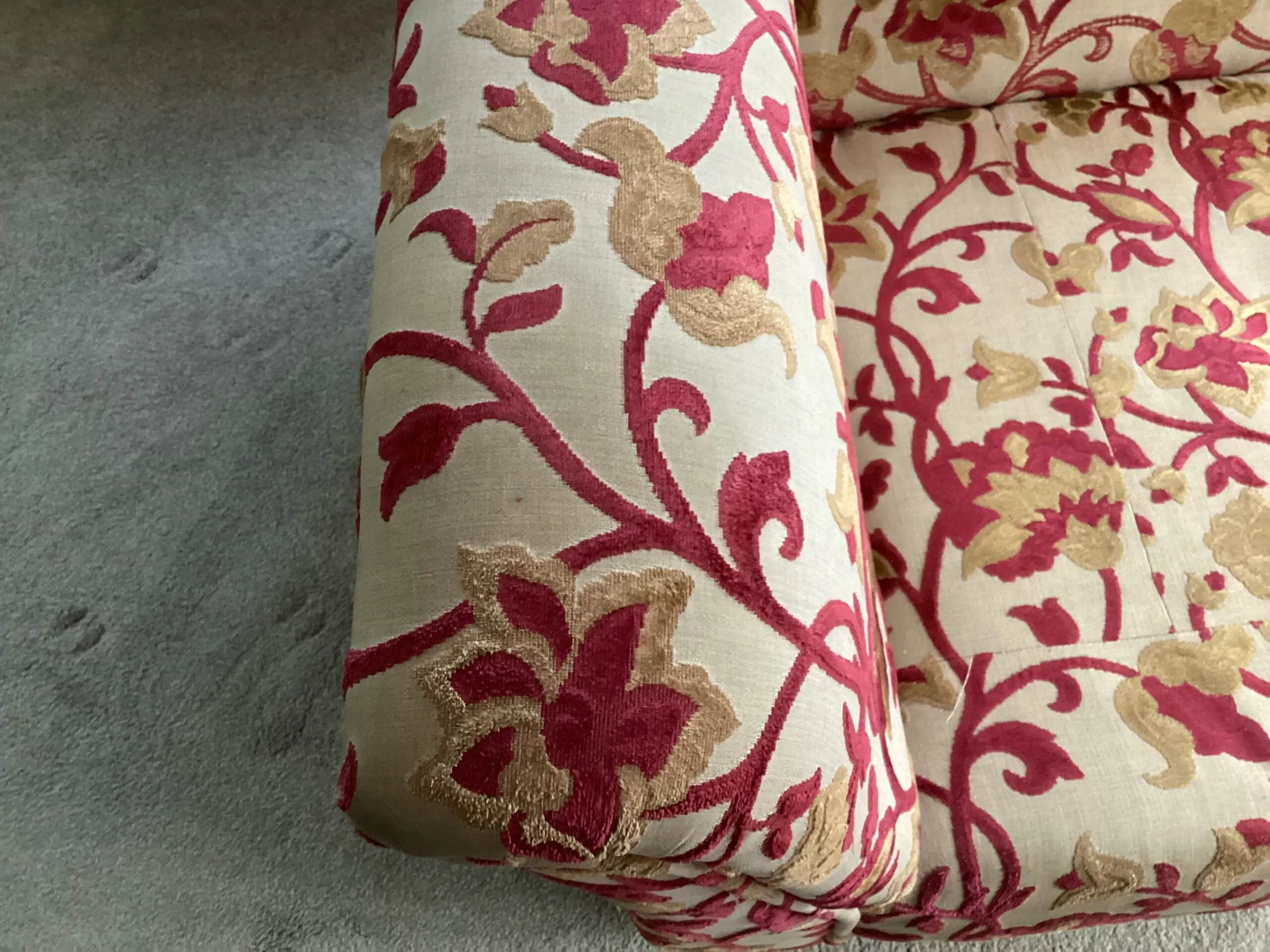 Derwent Hand Crafted Upholstery .