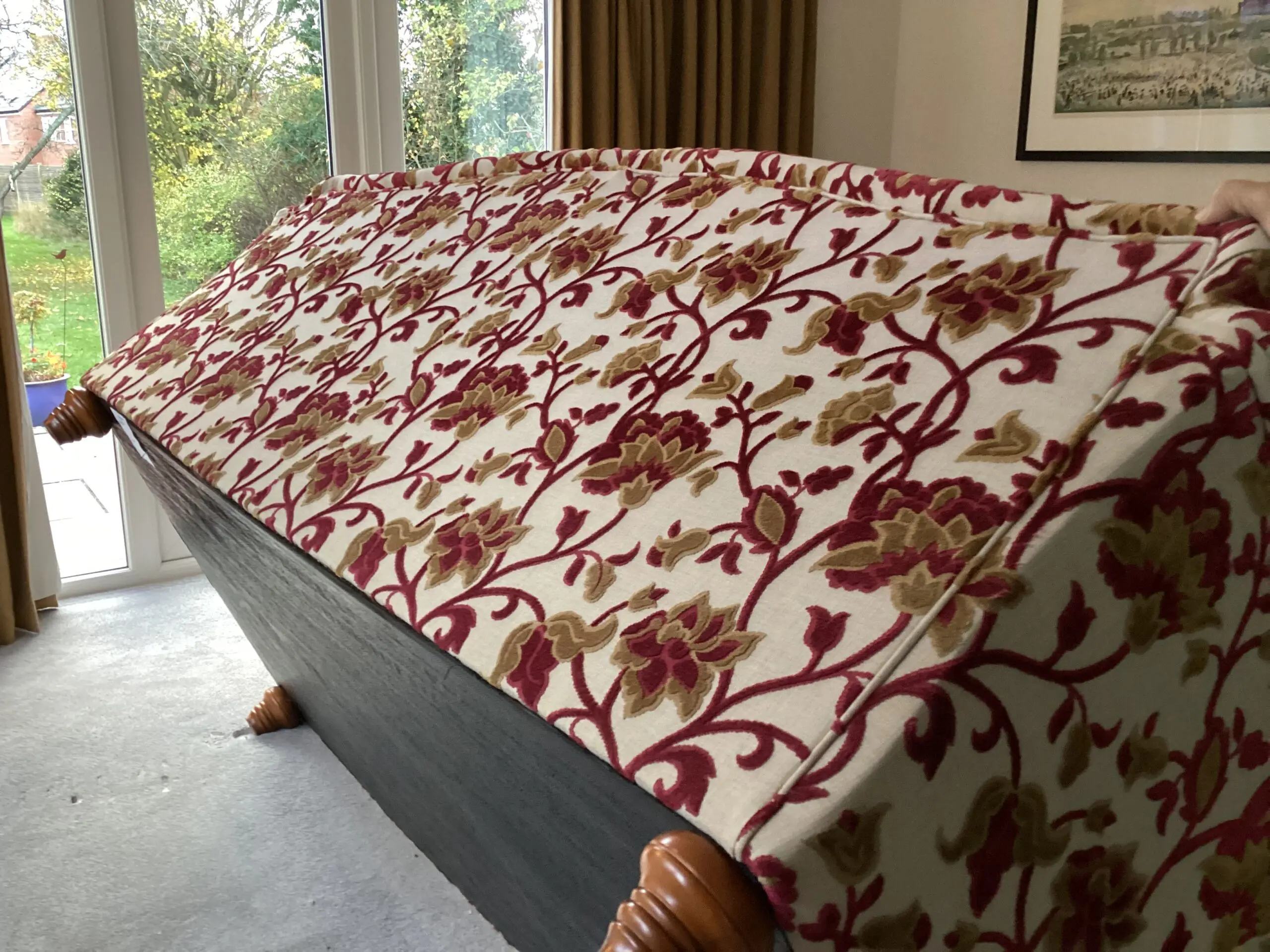 Derwent Hand Crafted Upholstery .