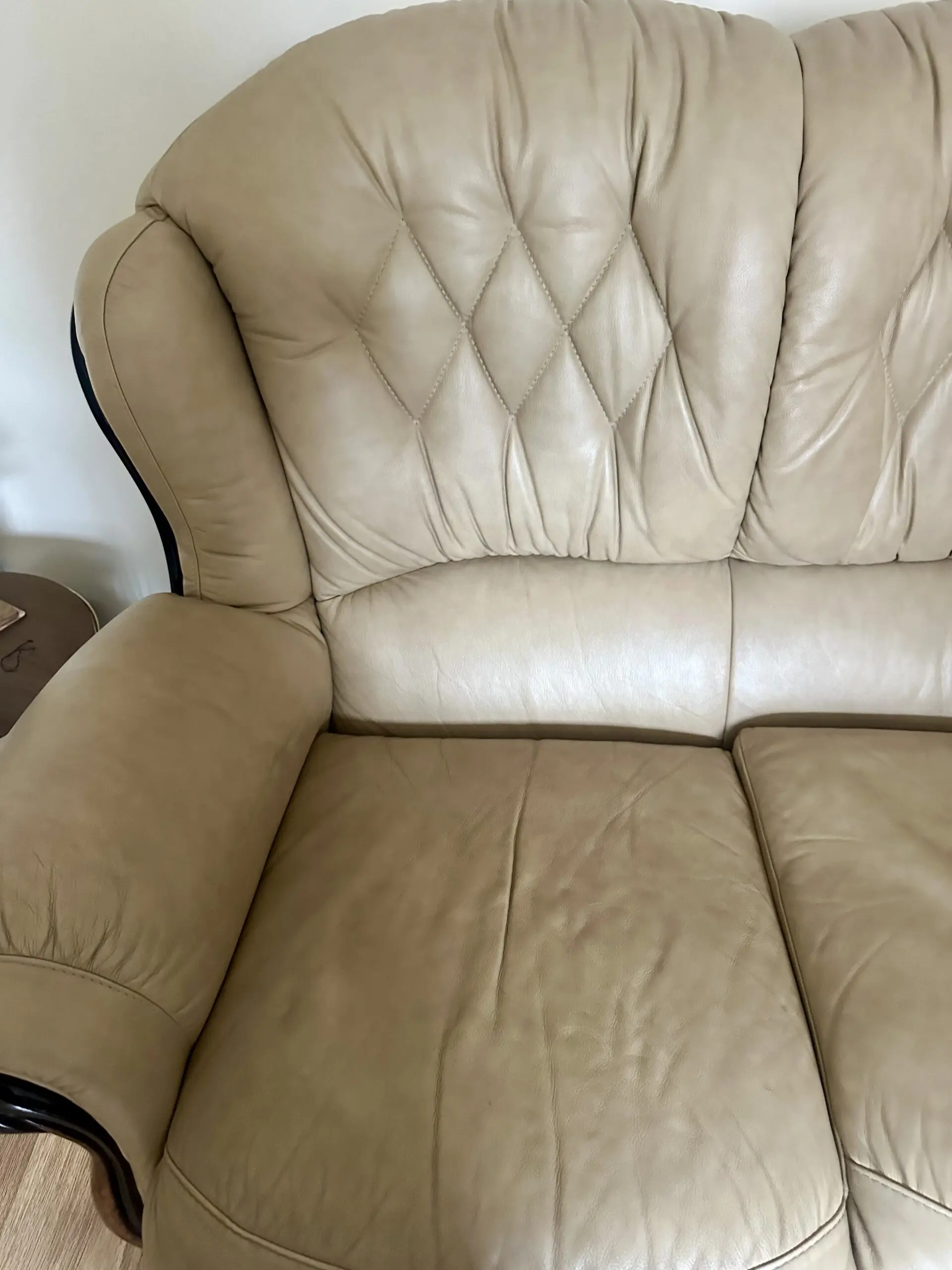 Italian leather well looked after sofa & chairs