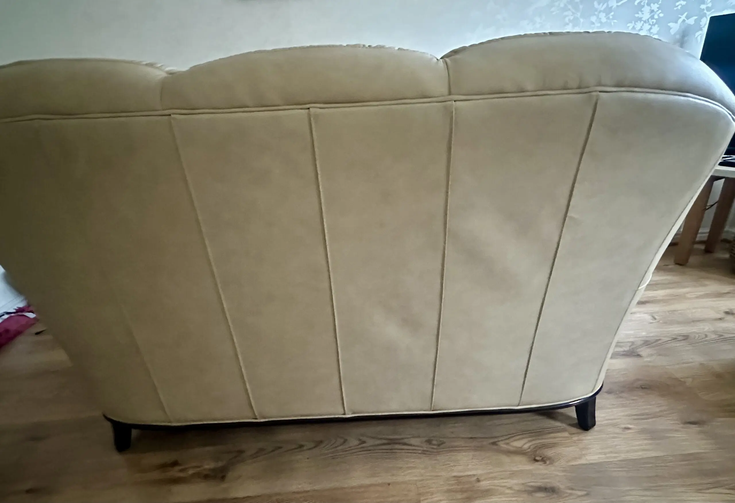Italian leather well looked after sofa & chairs