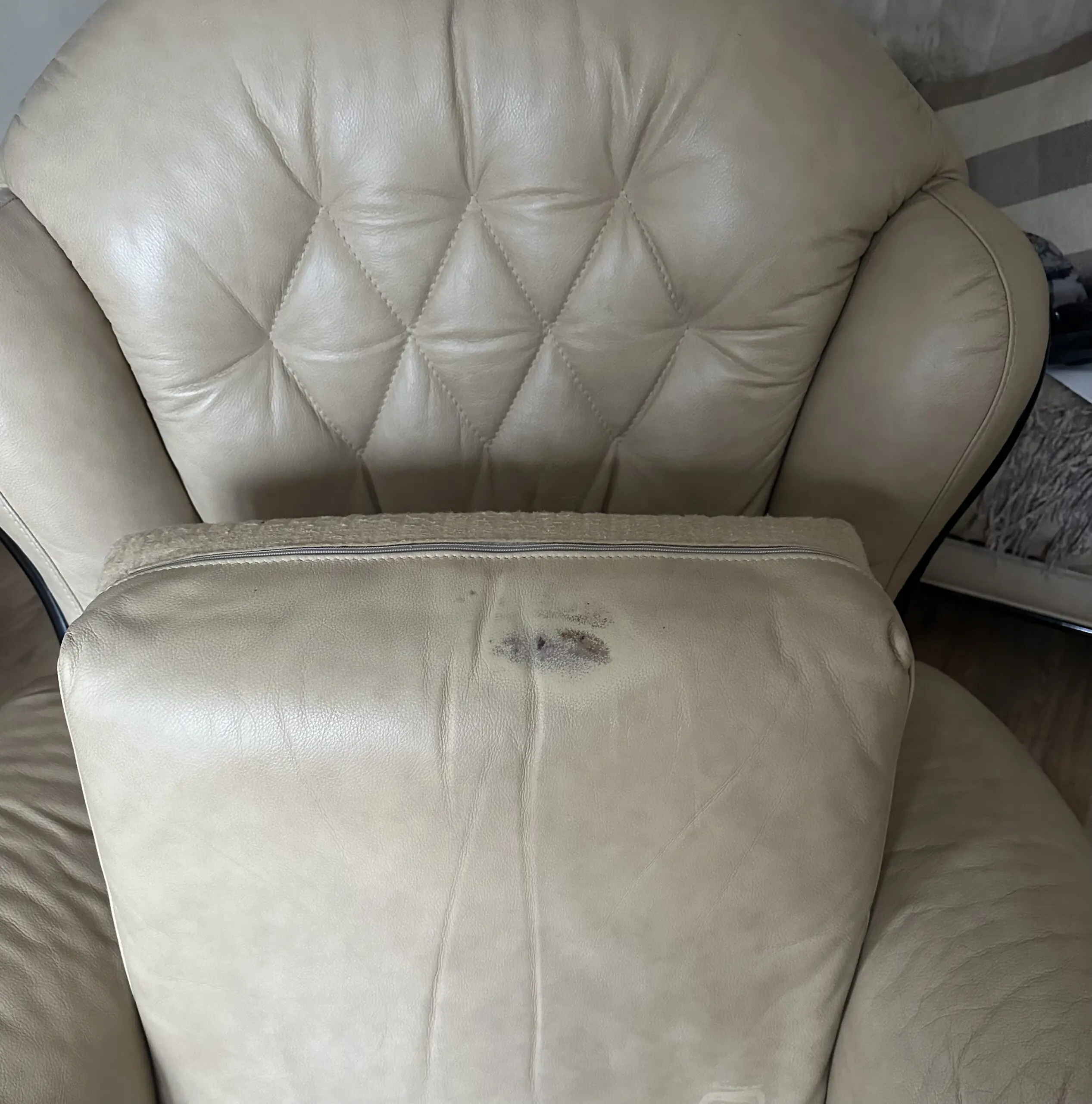 Italian leather well looked after sofa & chairs