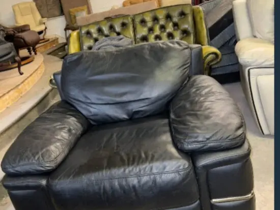 Violino black real leather armchair