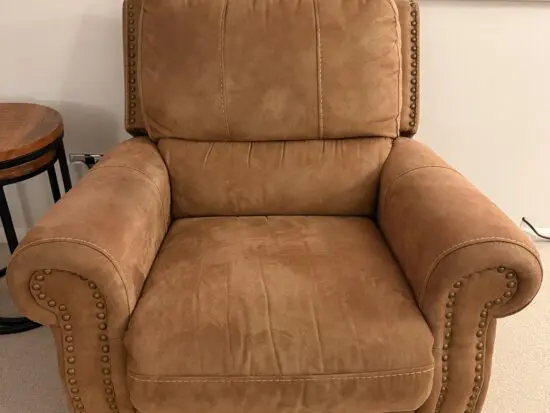 Comfortable 1-seater electric recliner armchair from Oak Furniture Land