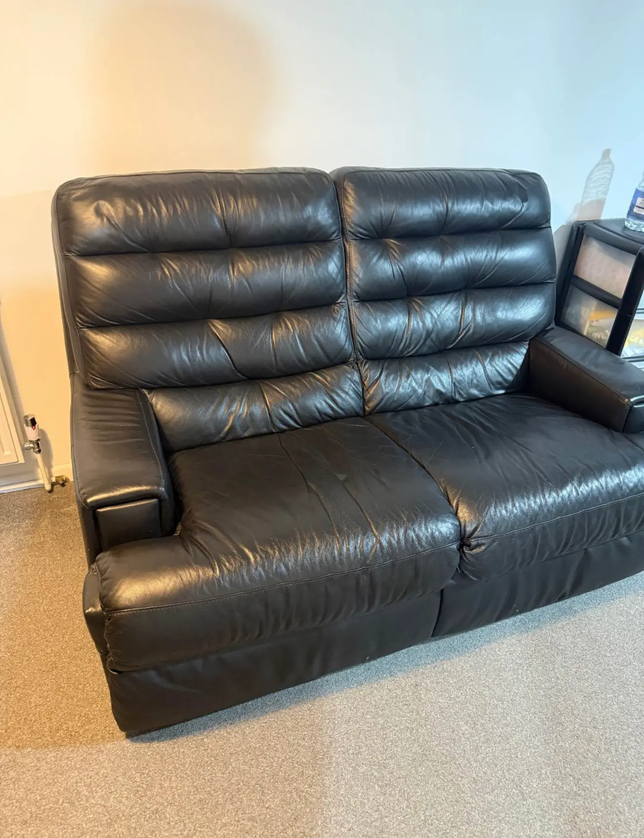 ✨ Premium Black Leather 2-Seater Sofa – Excellent Condition ✨
