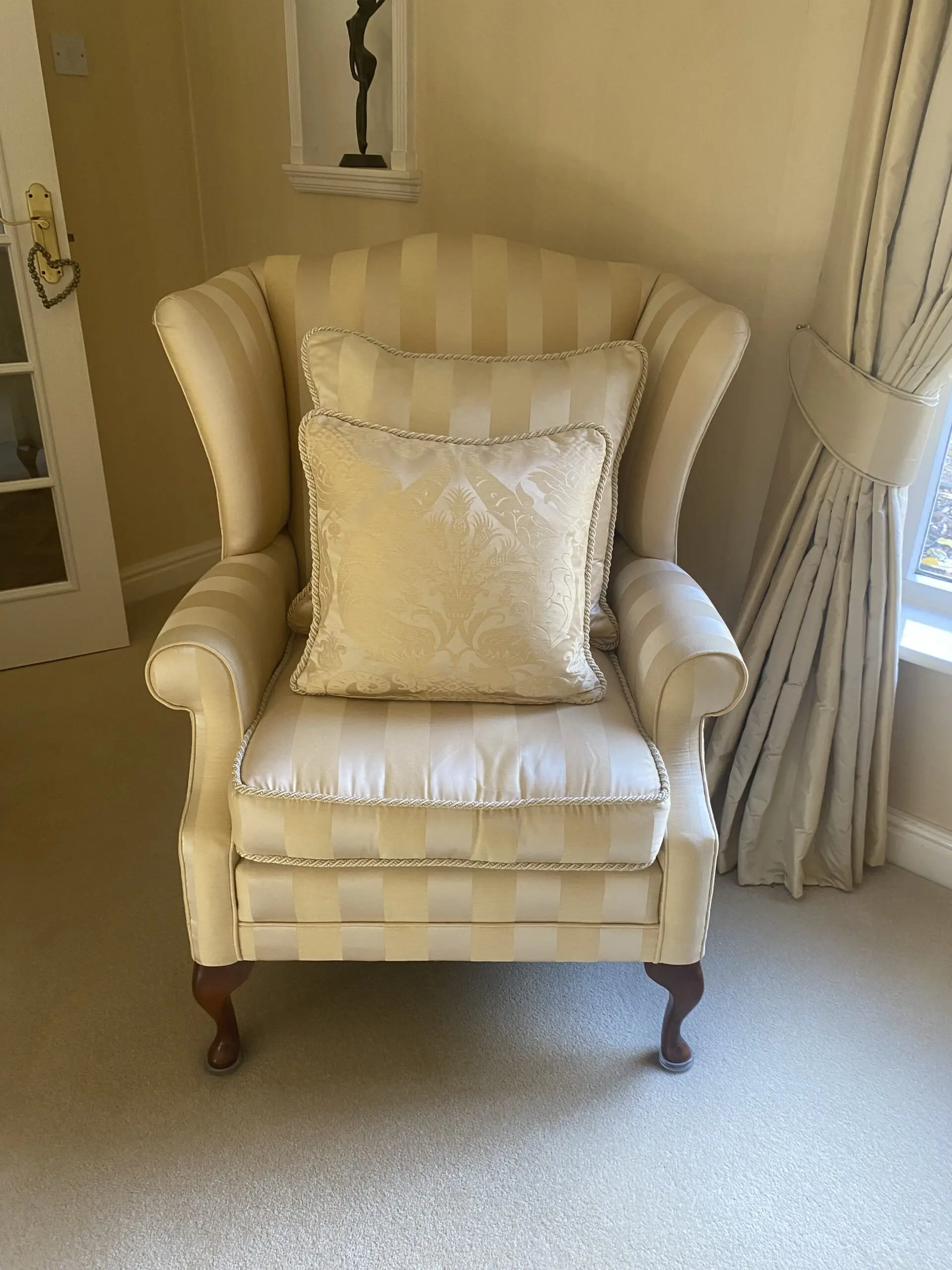 Parker and Farr Luxury Yellow/Beige Silk Sofa Set in Immaculate Condition