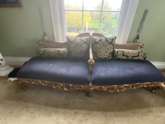 Velvet and gold classic French style chaise longue