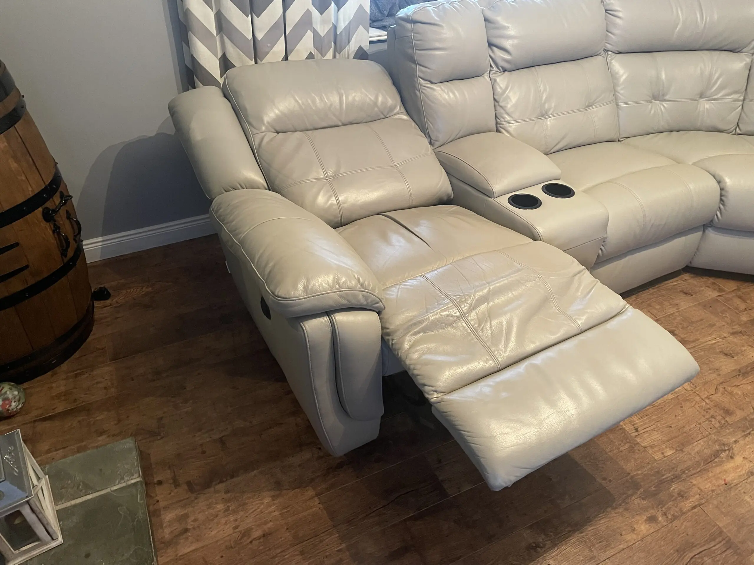 Lazy Boy, light grey, 6 piece power recliners corner sofa