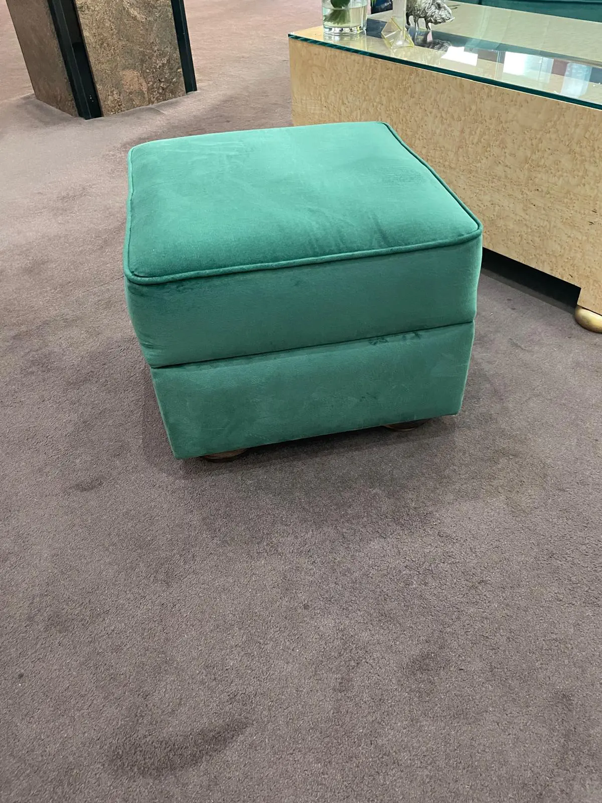 8 x Stylish Art Deco Green Velvet Pouf