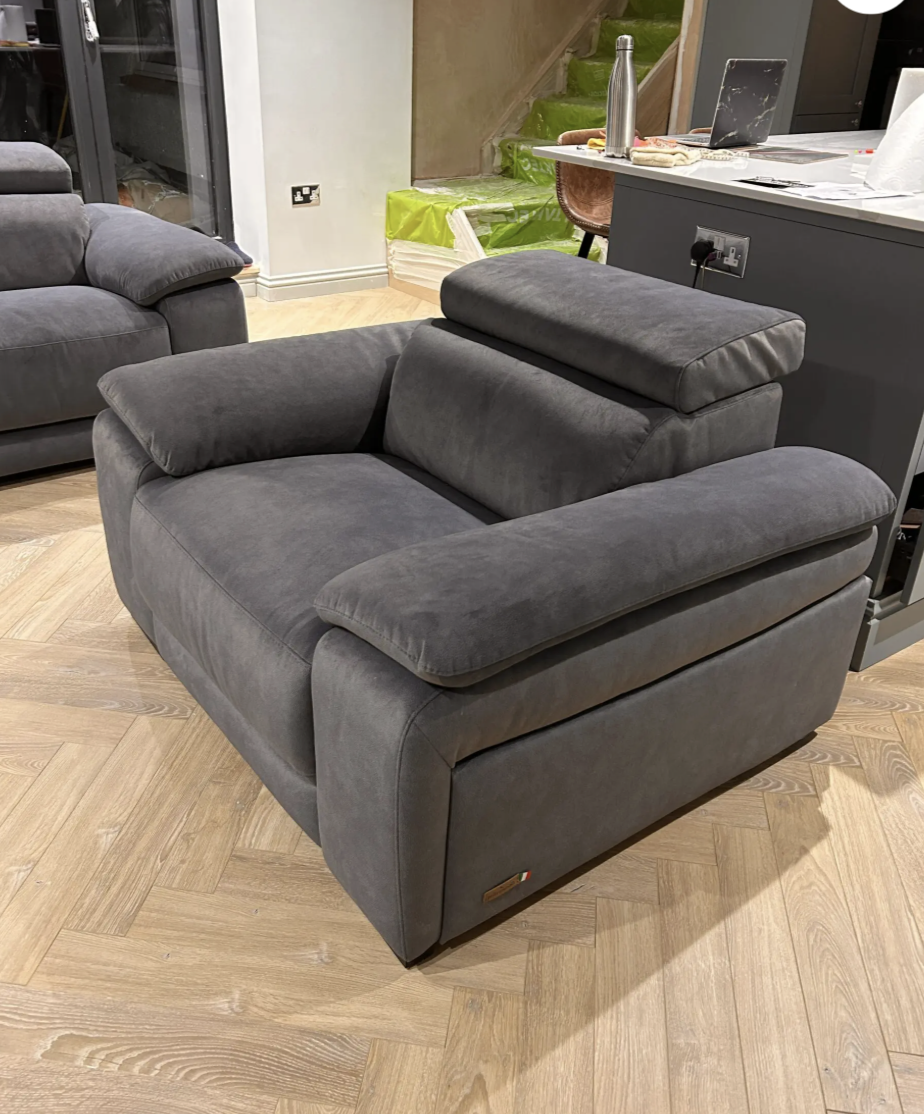 BRAND NEW SCS Riolo Power Recliner Chair - Italian made