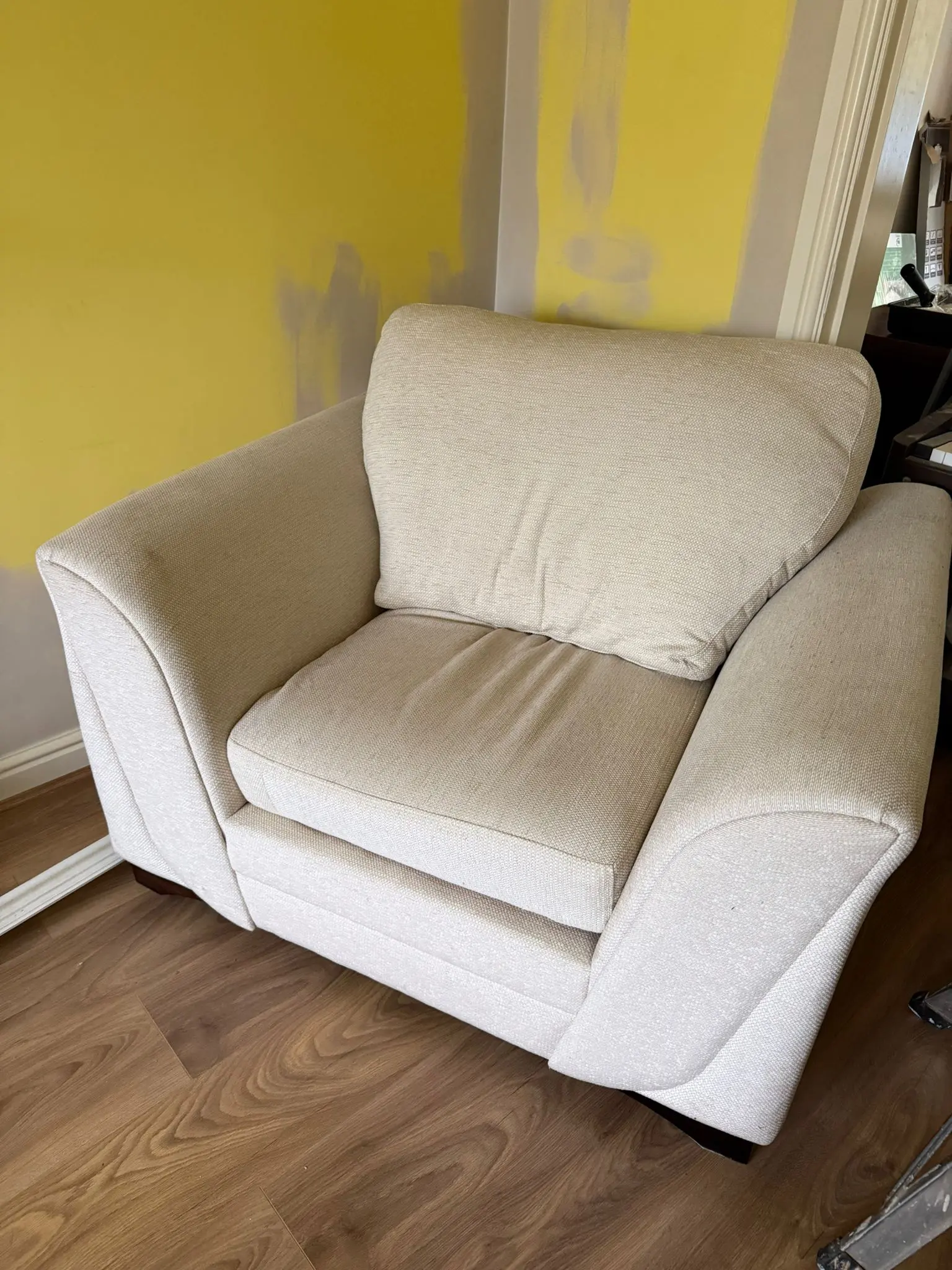 2 x BIG Cream armchairs - Excellent condition