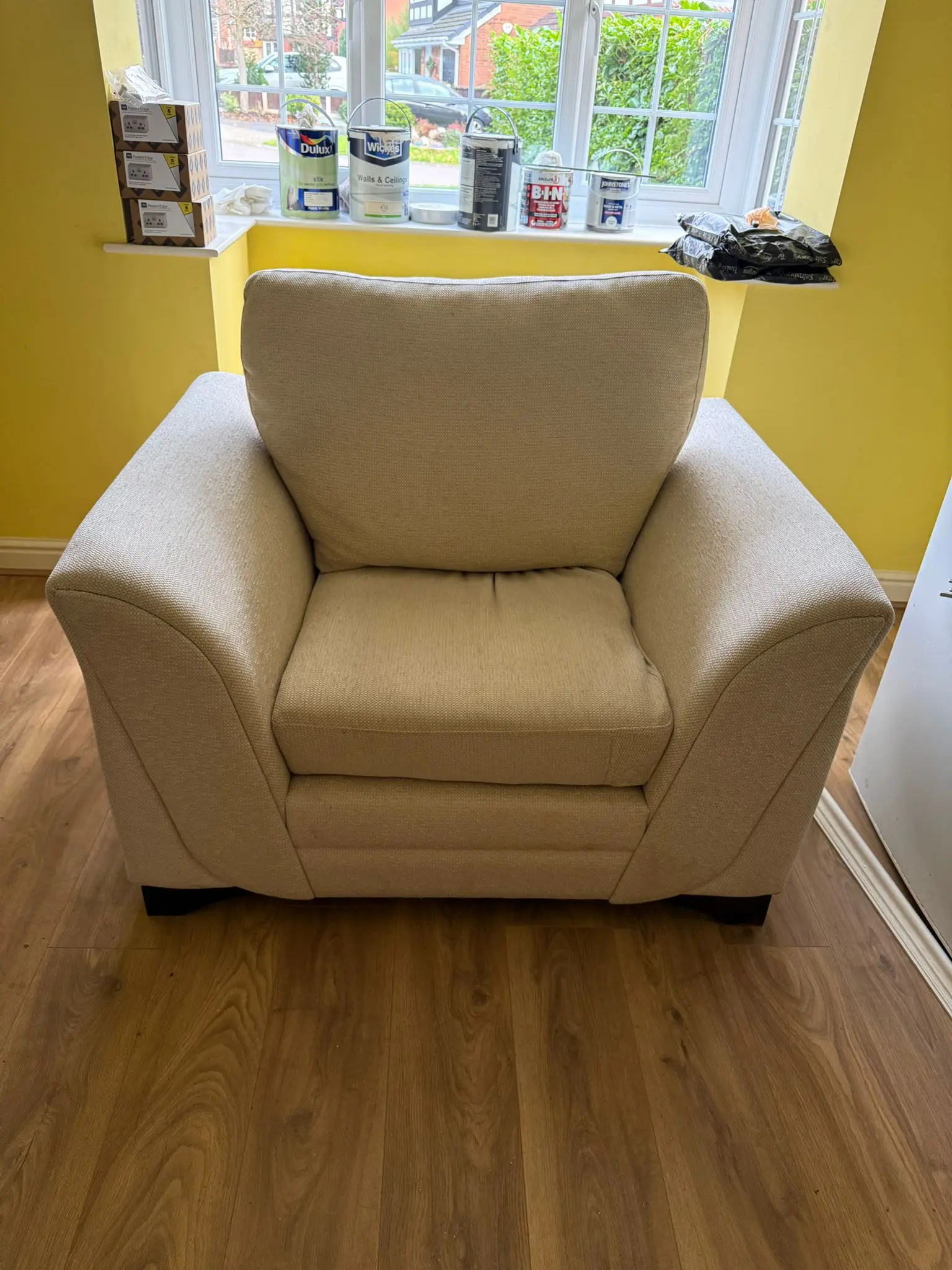 2 x BIG Cream armchairs - Excellent condition