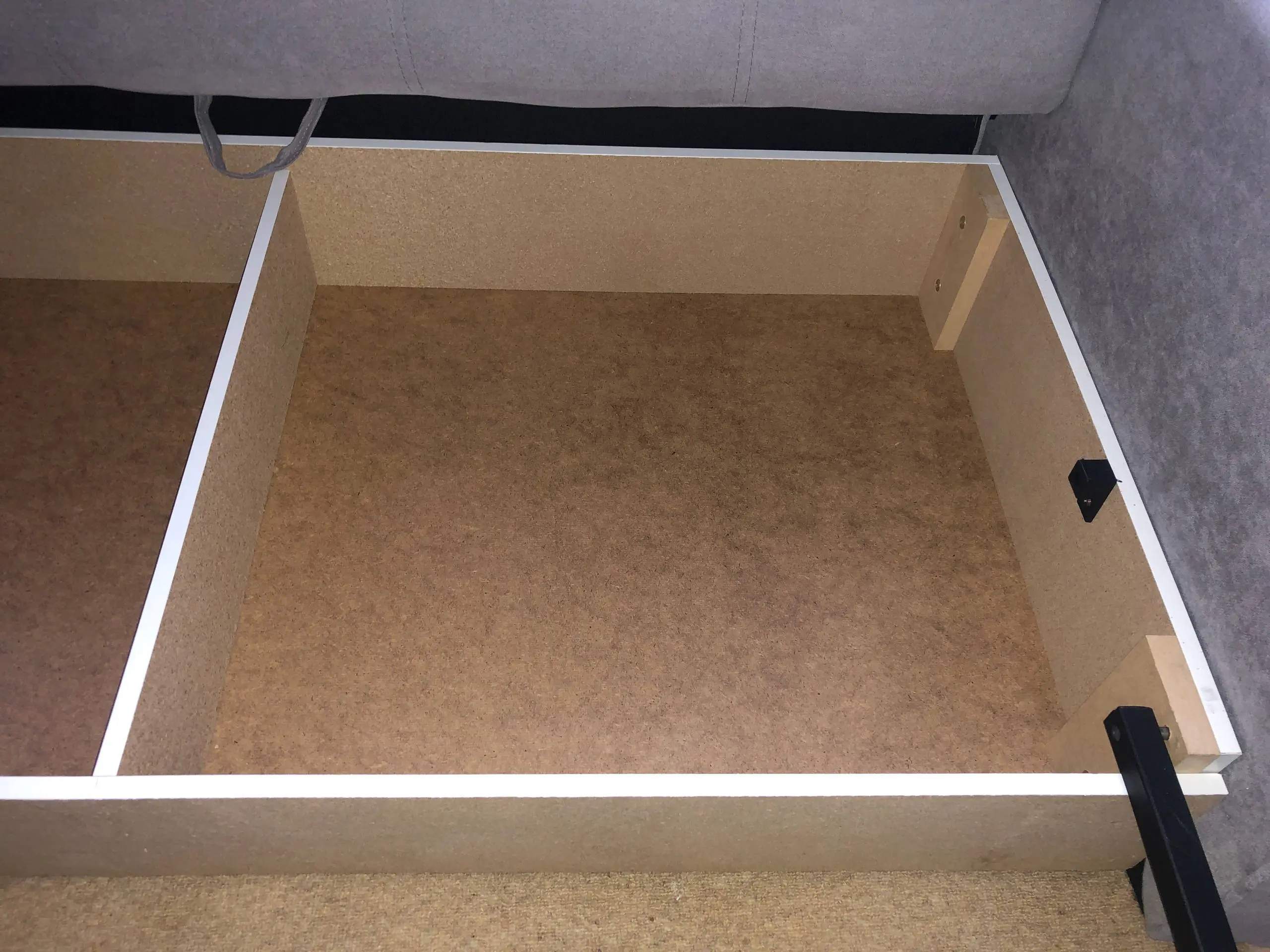 2 Seater Sofabed with under-seat storage (93D x 153L x 75H cm), sleeping area: 194x132 cm