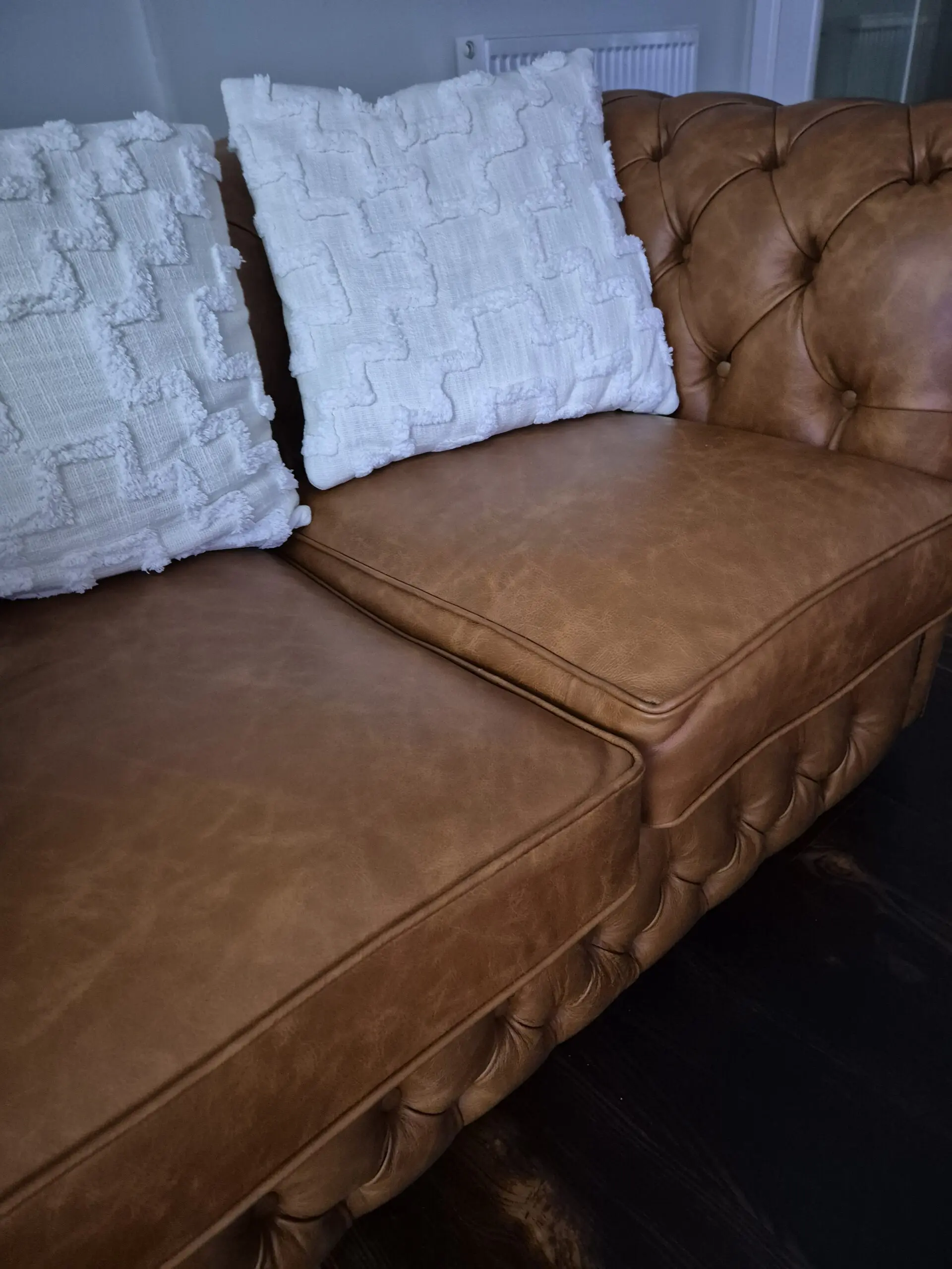 Distinctive Chesterfield sofa set