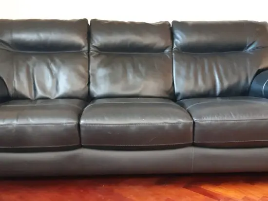 Black leather 3 seater setee