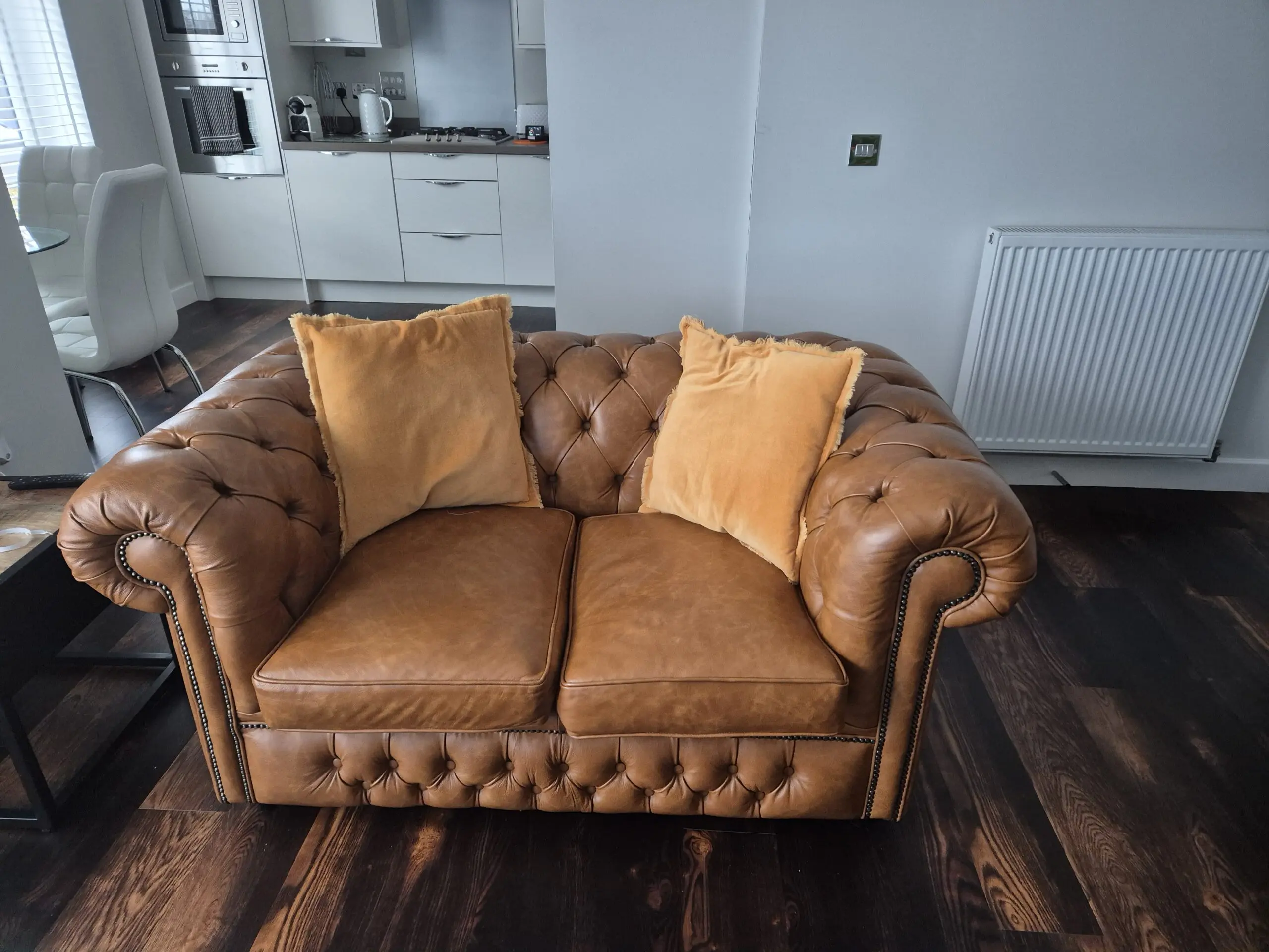 Distinctive Chesterfield sofa set