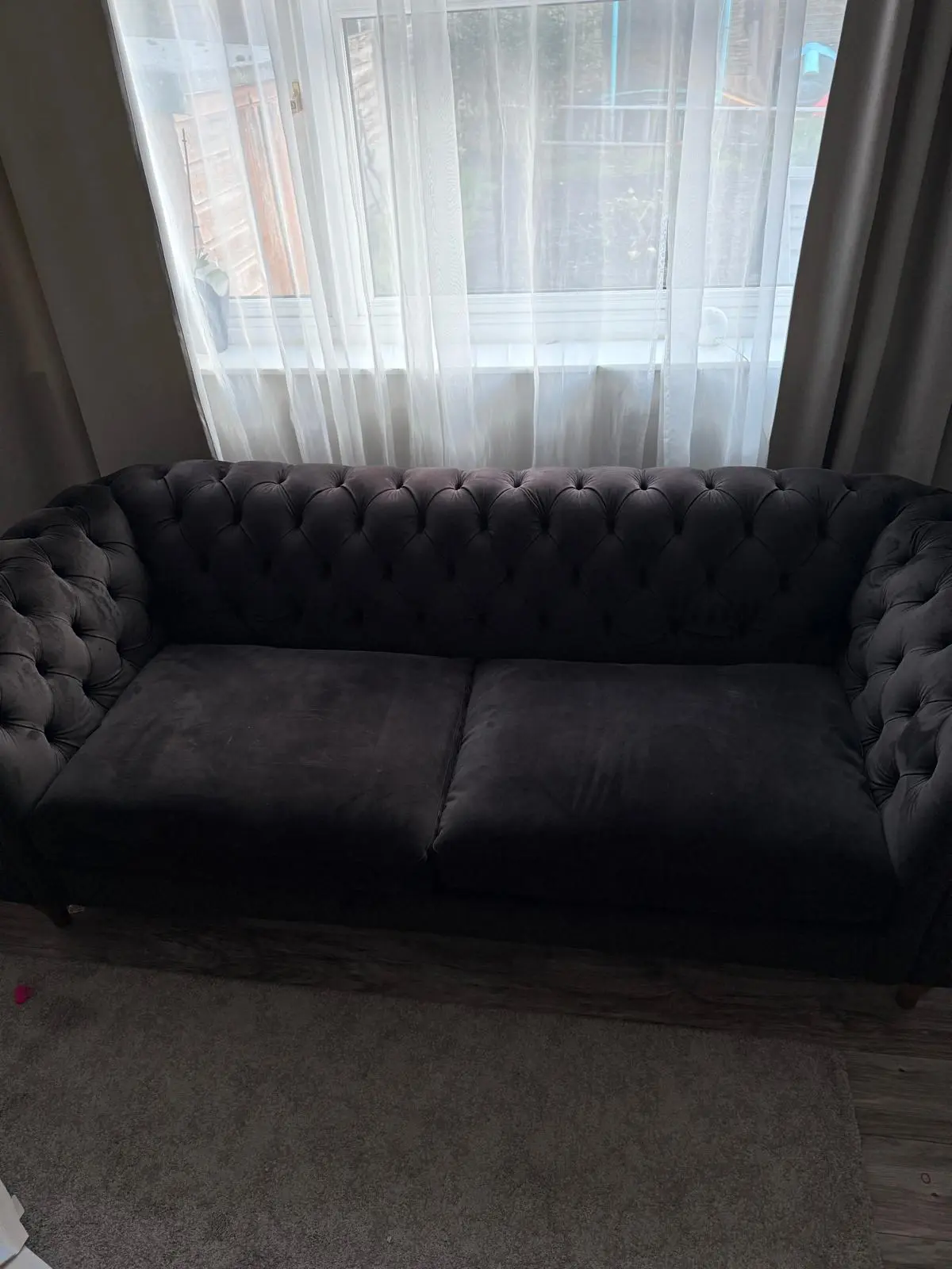 John Lewis Cromwell 4-Seater Chesterfield Sofa Smooth Velvet (Band B) – Charcoal | Dark Wood Legs