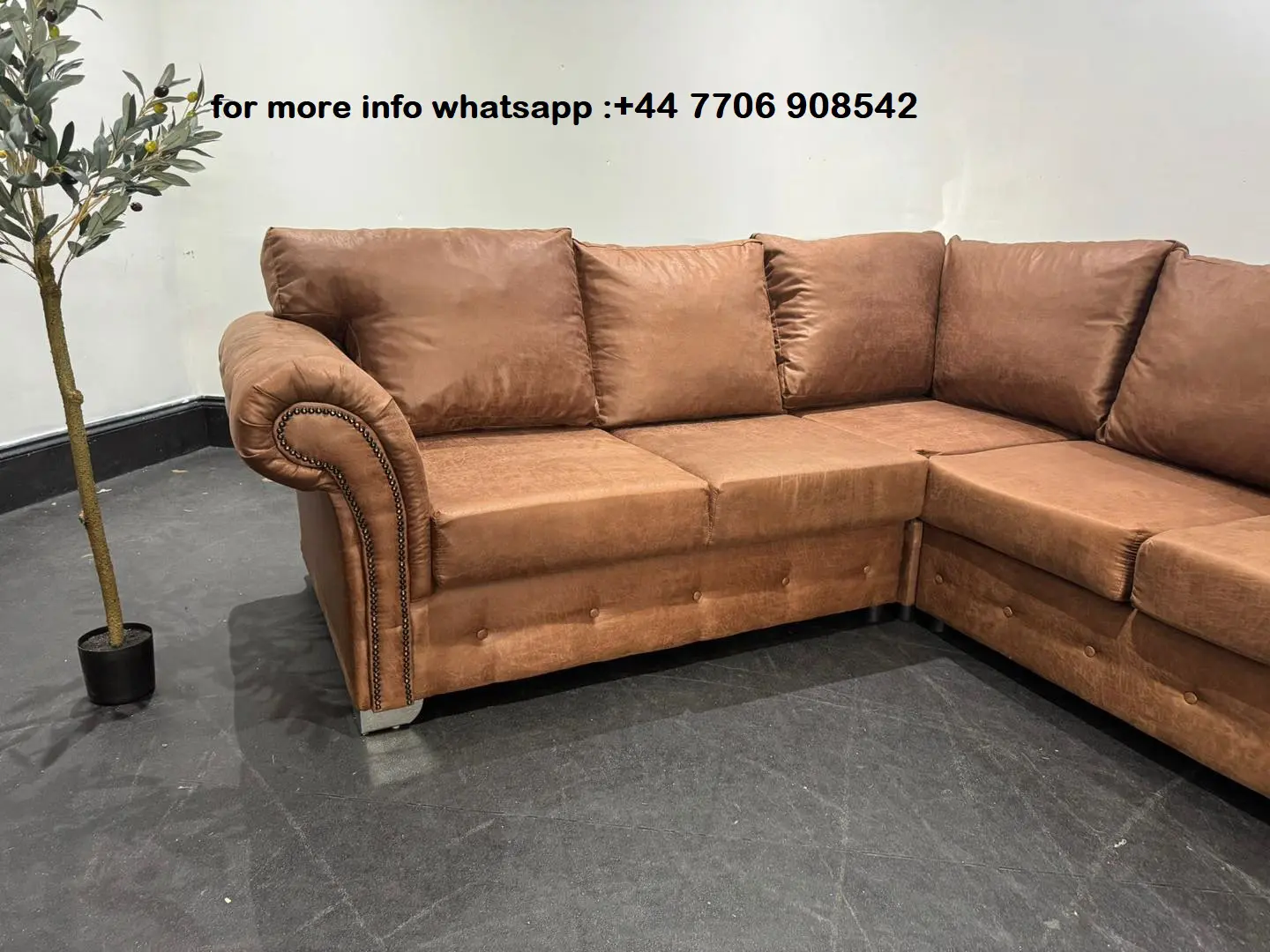 DFS 5x Seater Leather Oakland corner Sofa