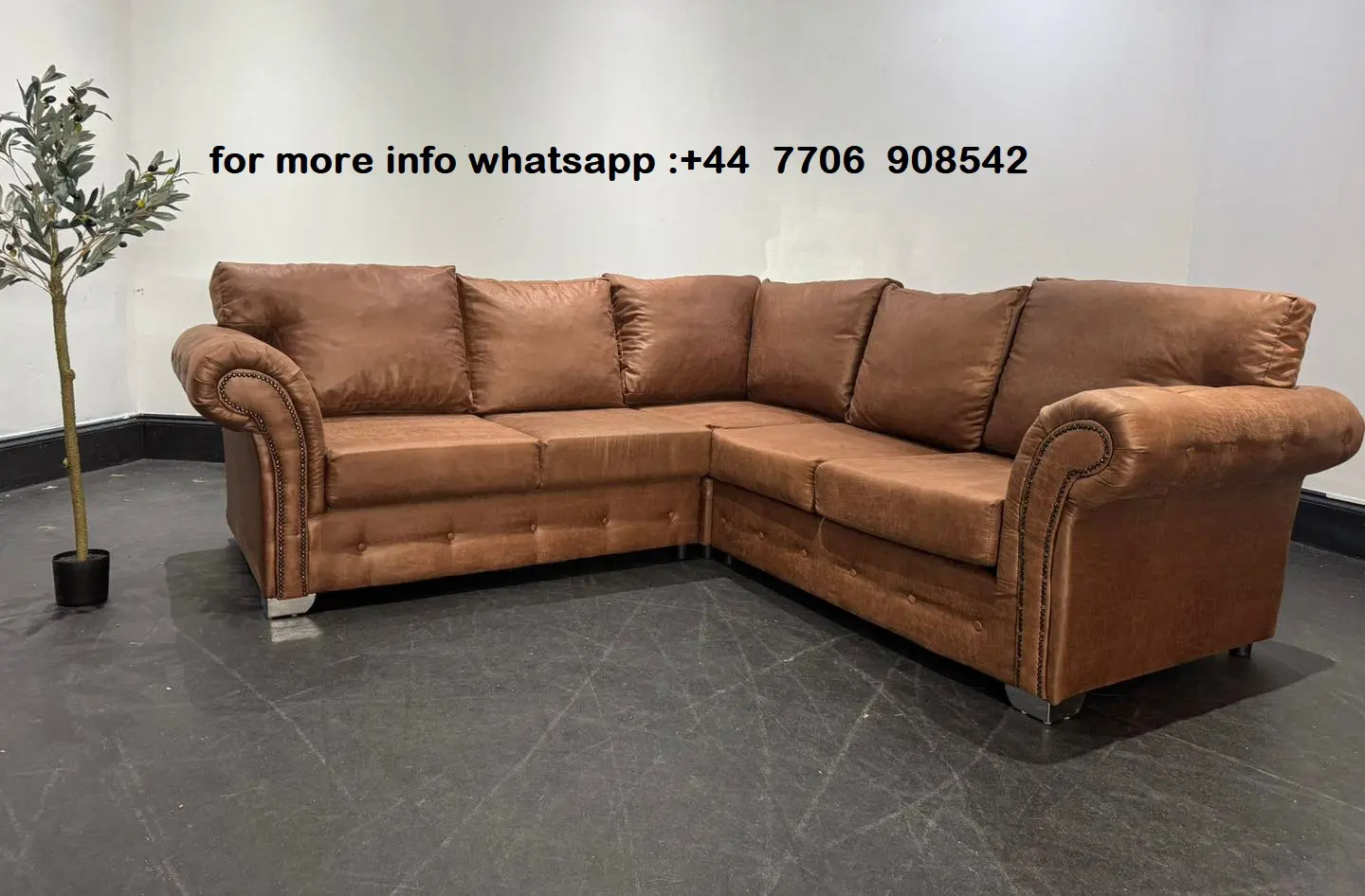 DFS 5x Seater Leather Oakland corner Sofa