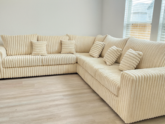CREAM 5x Settee Aspen Sofa With High Back Cushions (Whatsappp +44 7494 142 802)