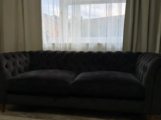 John Lewis Cromwell 4-Seater Chesterfield Sofa Smooth Velvet (Band B) – Charcoal | Dark Wood Legs