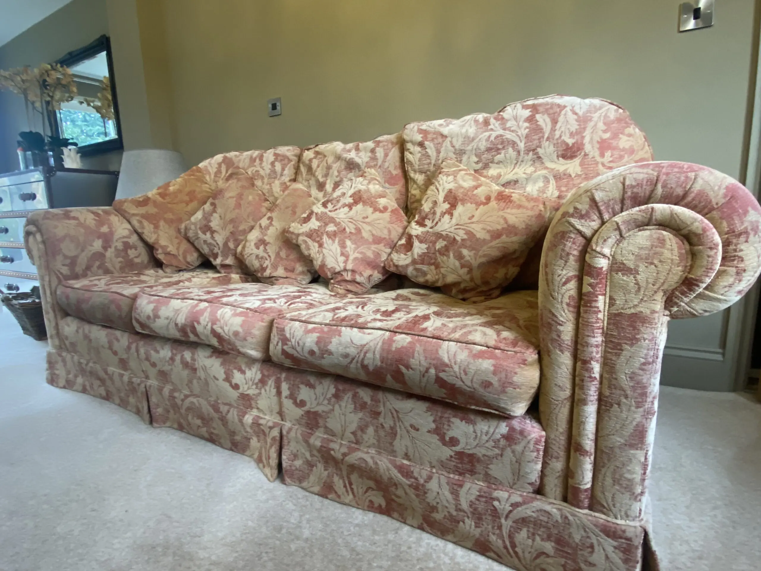 Duresta (ex Arighi Bianchi) - 3 piece suit. Extremely comfortable, durable and hard waring. Perfect condition, no tears, rips or stains.comes with 5 scatter cushions and fire labels