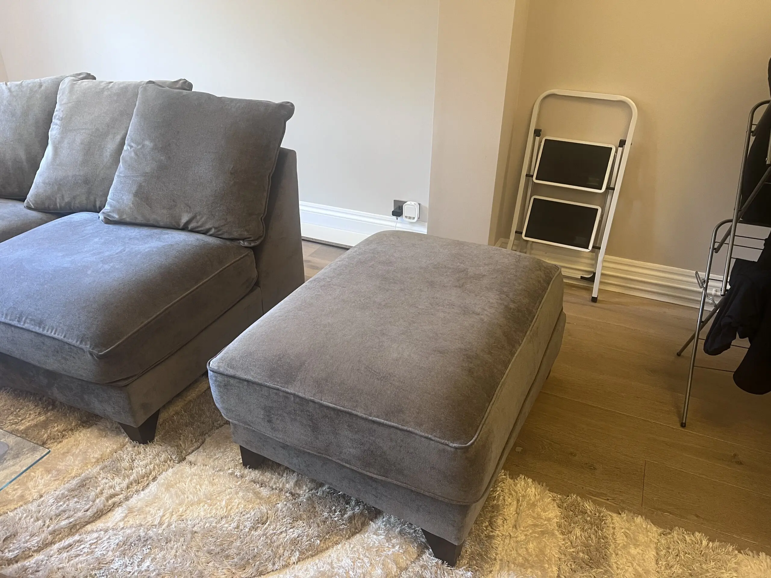 Large Luxury Corner Sofa + Footstool – Nearly New – Excellent Condition