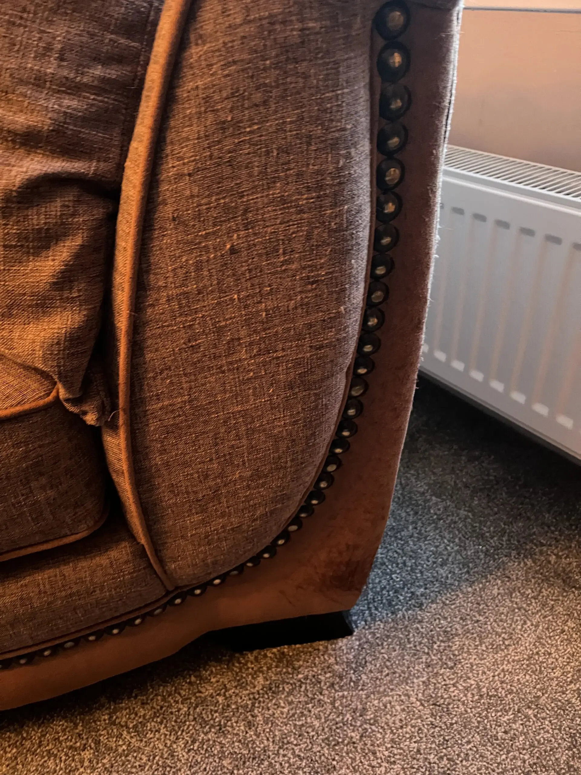 Brown curved scatter back