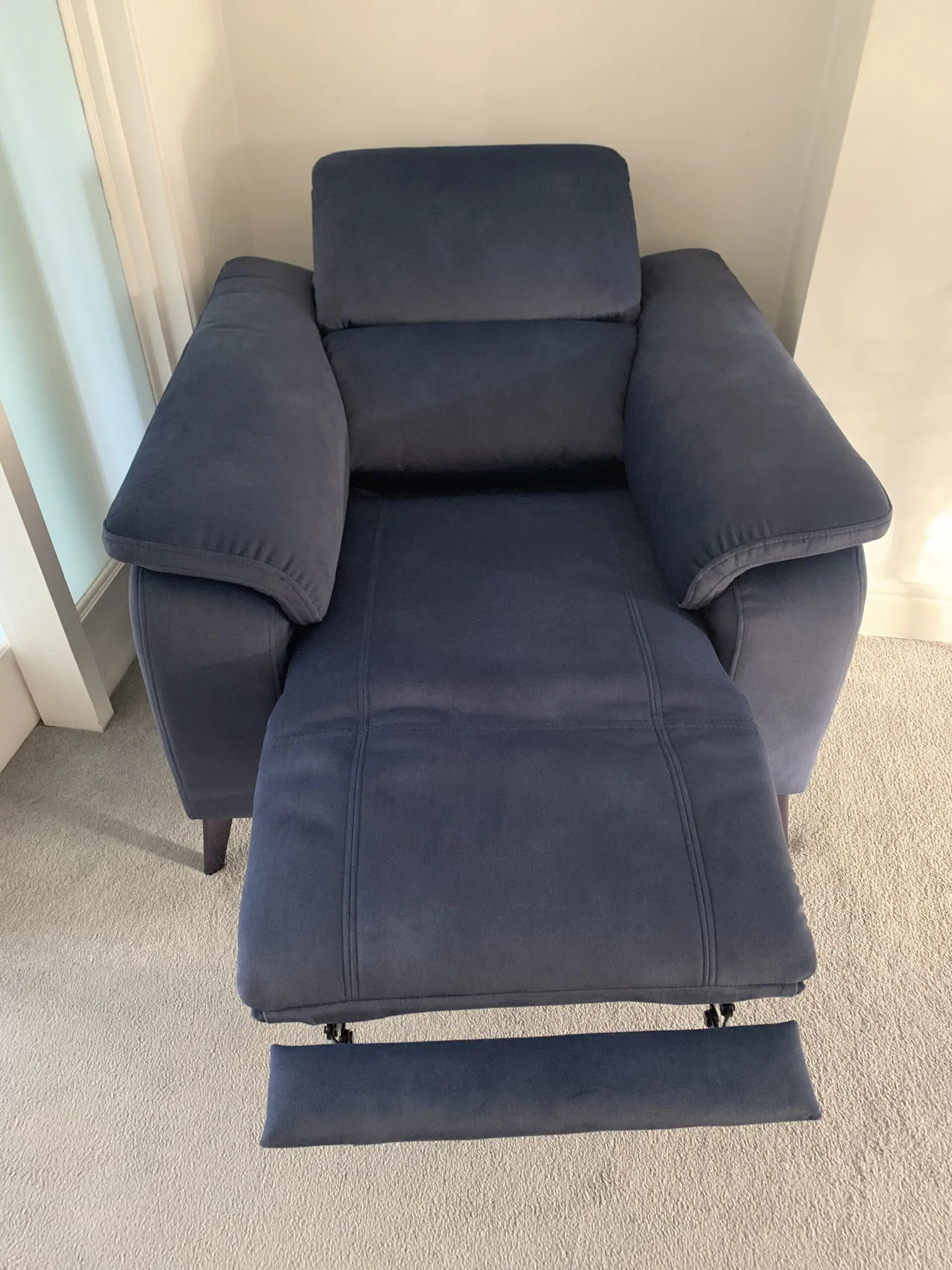 Brand new Bailey electric recliner chair from sofology