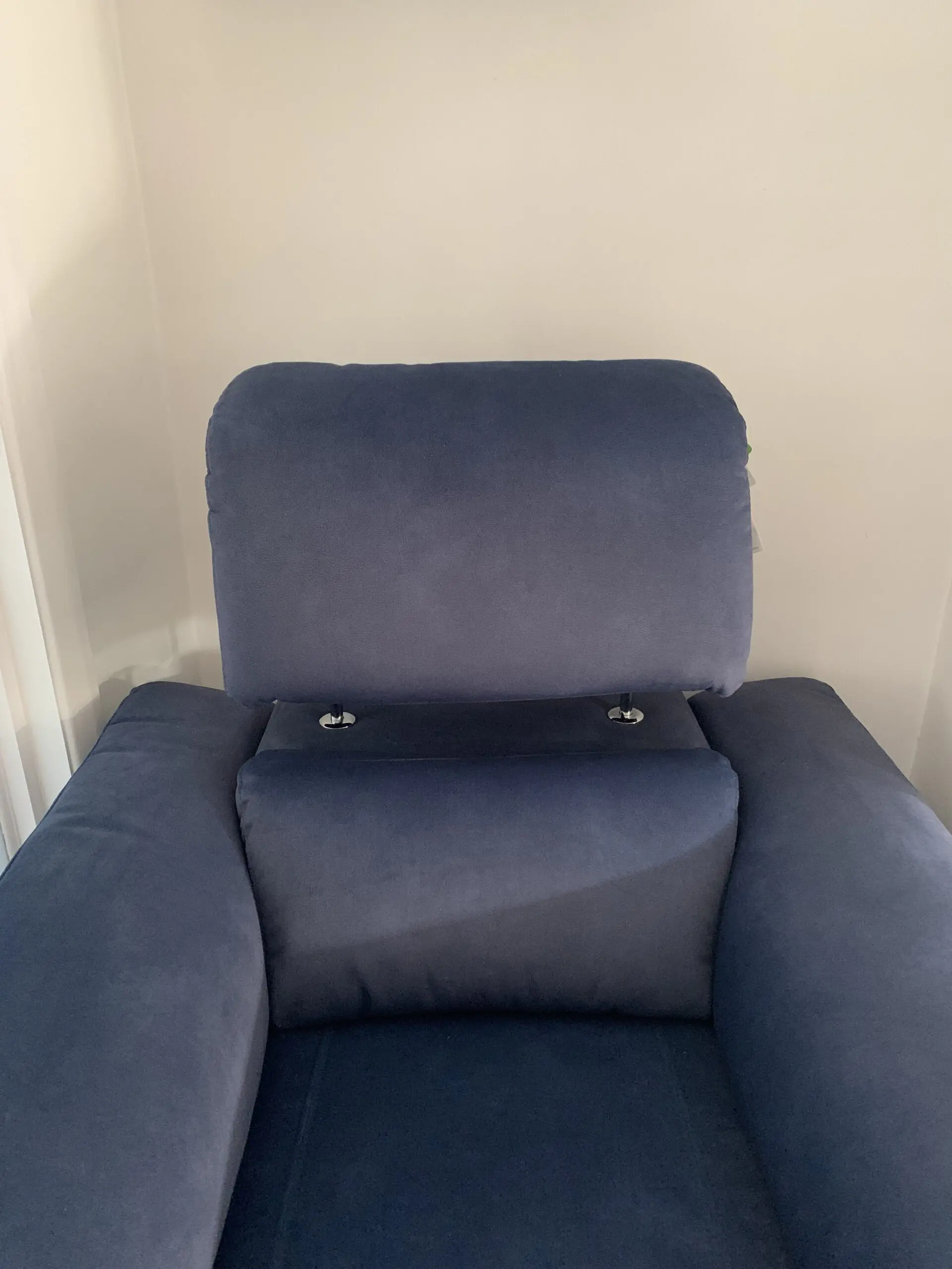 Brand new Bailey electric recliner chair from sofology