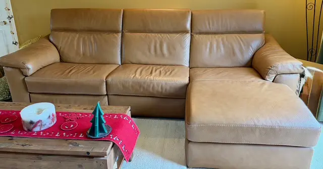 Natuzzi Editions Power Chaise & Recliner Corner Sofa in Leather (caramel colour)