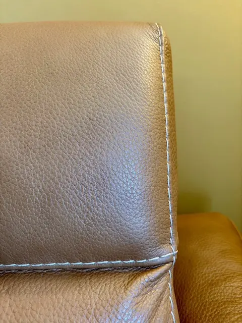 Natuzzi Editions Power Chaise & Recliner Corner Sofa in Leather (caramel colour)