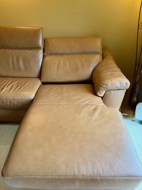 Natuzzi Editions Power Chaise & Recliner Corner Sofa in Leather (caramel colour)