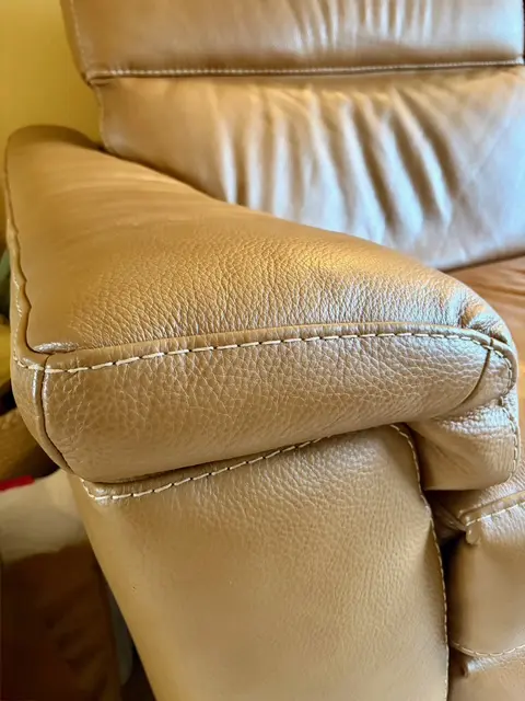 Natuzzi Editions Power Chaise & Recliner Corner Sofa in Leather (caramel colour)