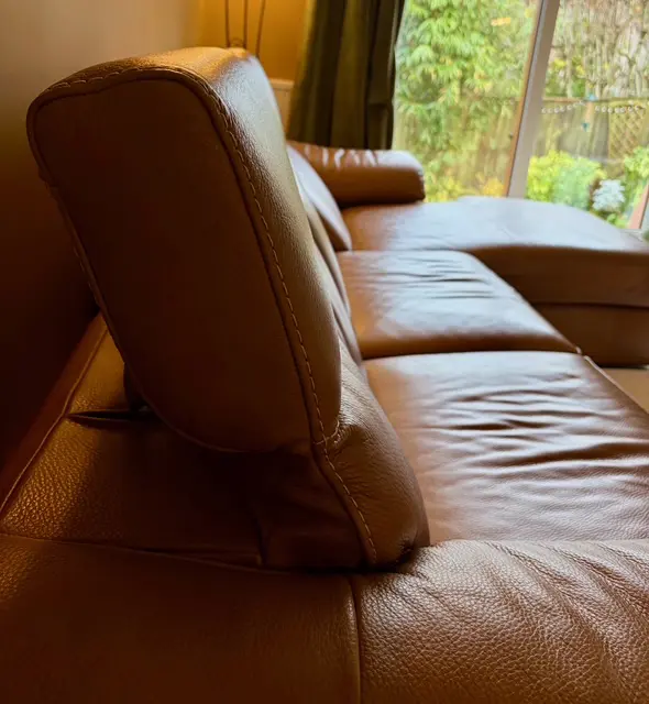 Natuzzi Editions Power Chaise & Recliner Corner Sofa in Leather (caramel colour)