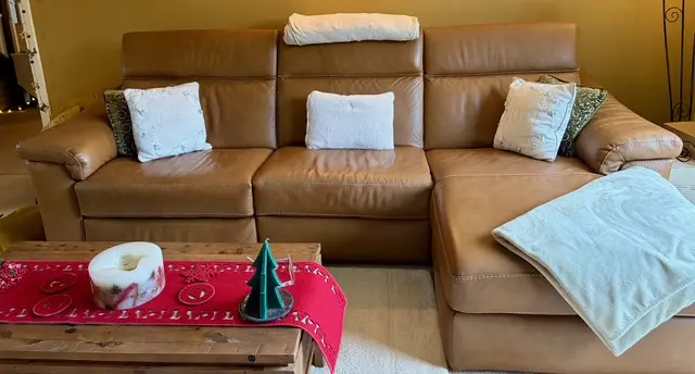 Natuzzi Editions Power Chaise & Recliner Corner Sofa in Leather (caramel colour)