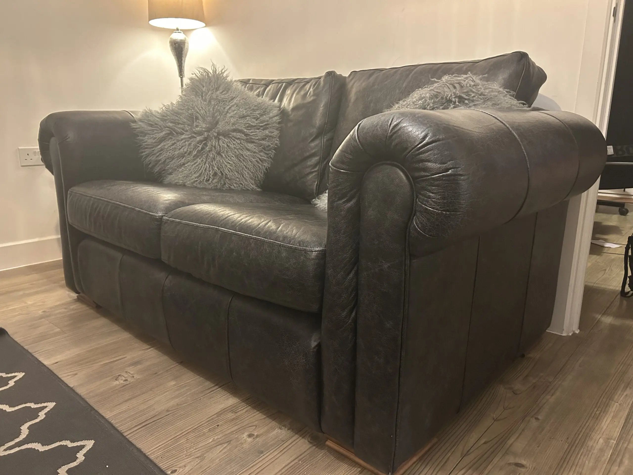 Thomas Lloyd Handmade Aspen 2 and 3 leather seater sofa set with matching storage footstool