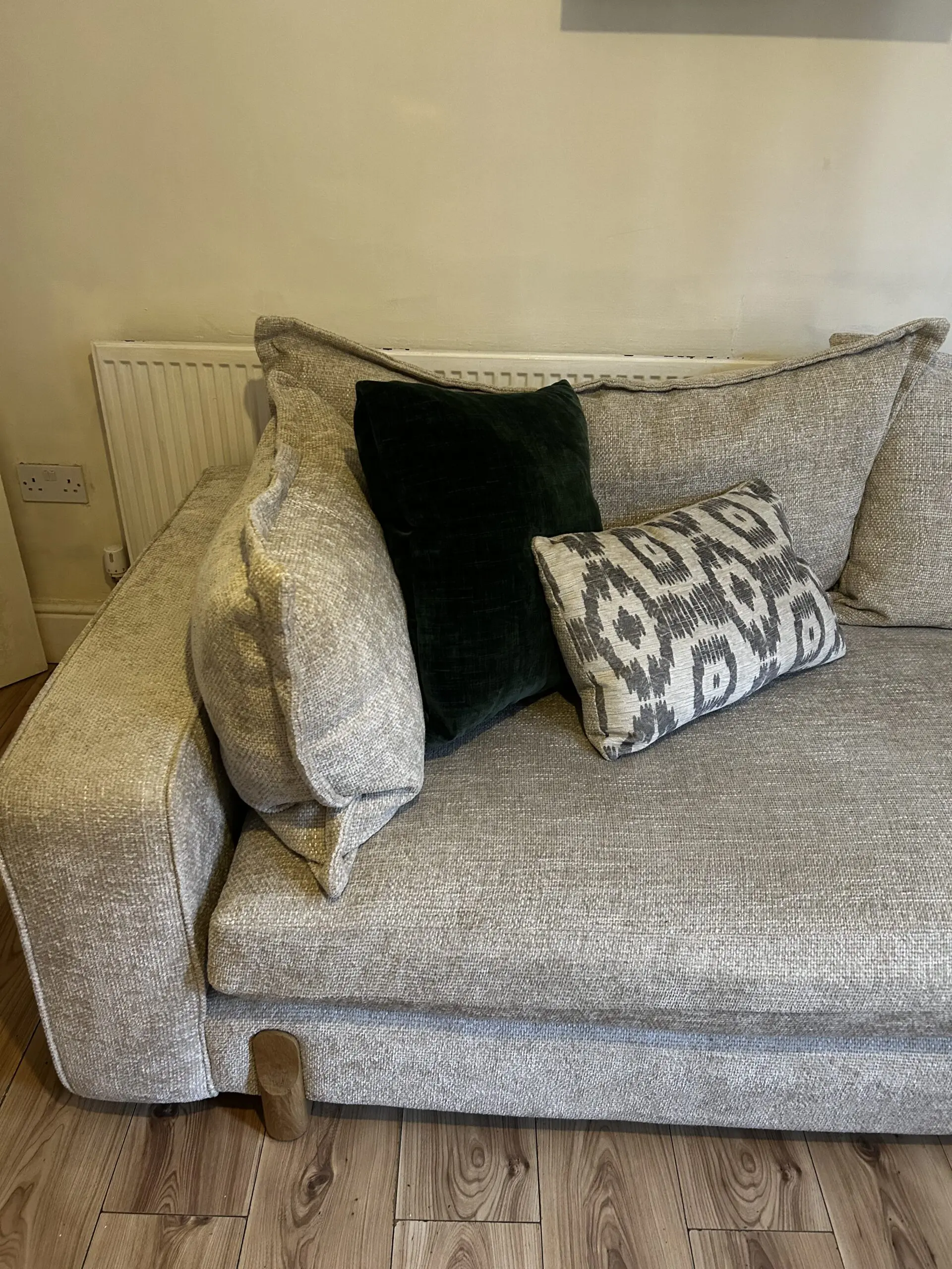 Dfs cream lorenza 4 seater 1year old sofa