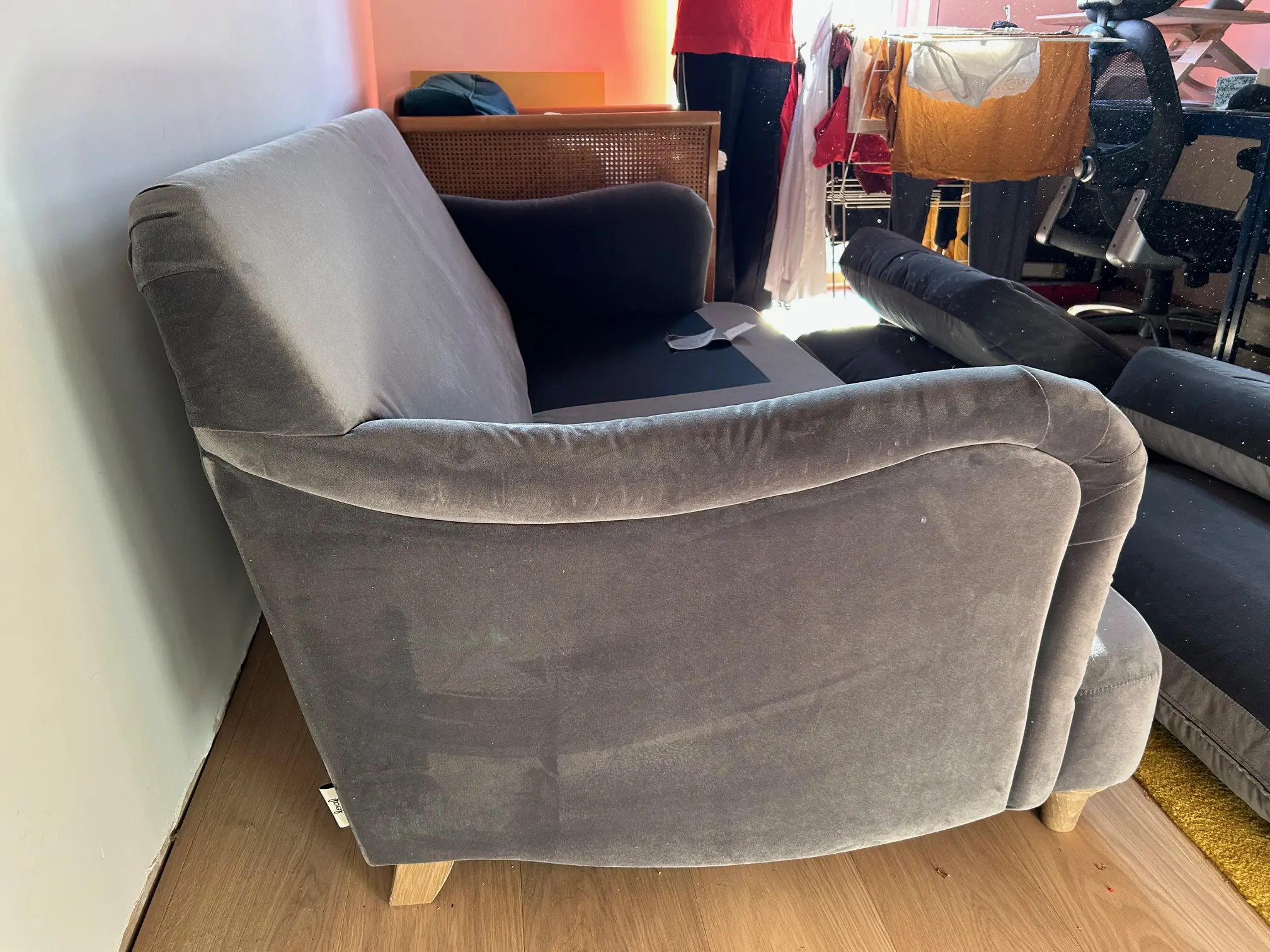 Loaf Medium Jonesy Sofa in Wire wool clever velvet