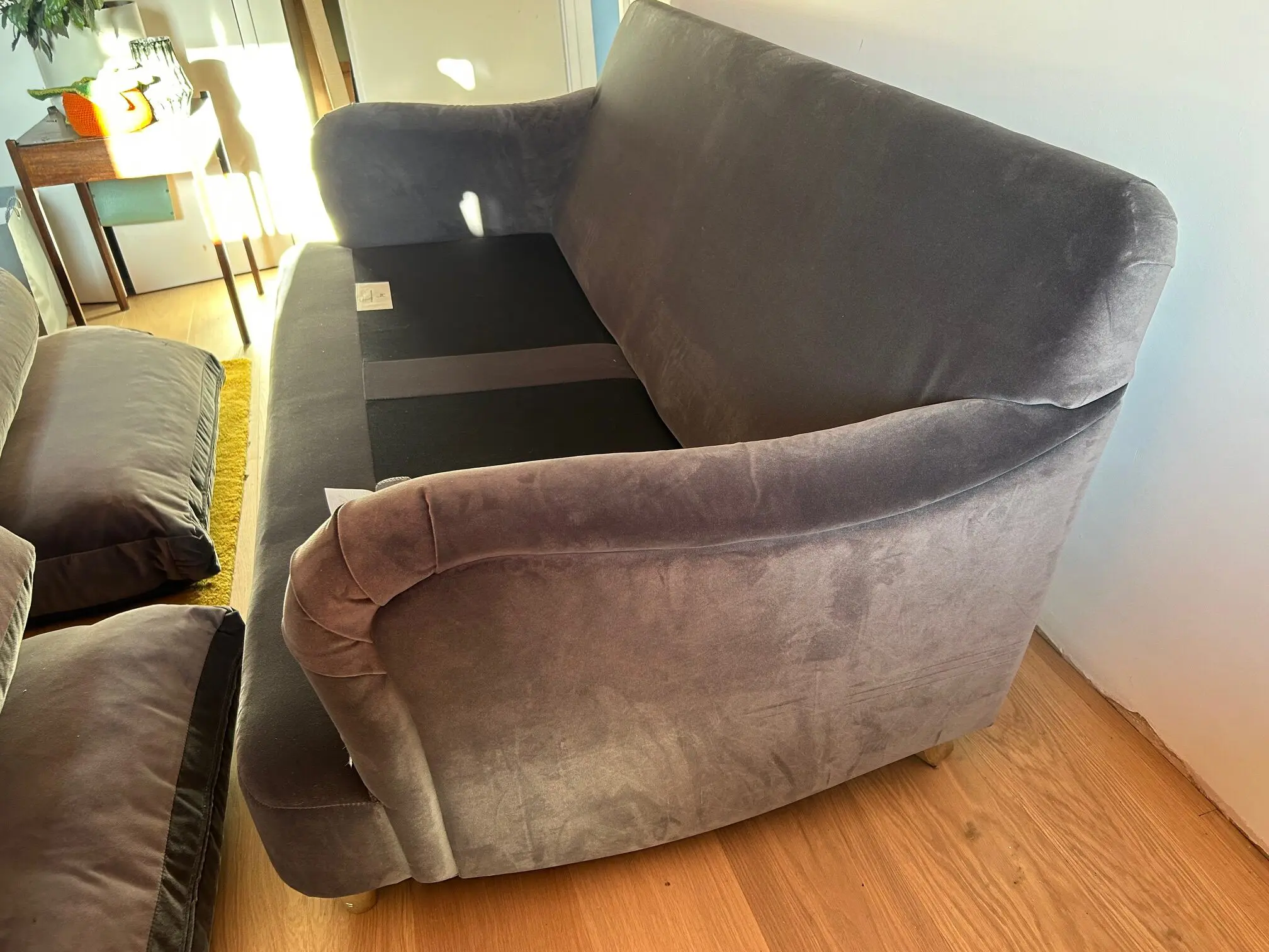 Loaf Medium Jonesy Sofa in Wire wool clever velvet