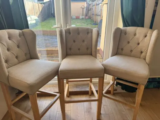 HOMCOM Counter Height Bar Stools Set of 3, Upholstered Bar Chairs with Nailhead Backrest and Footrest, Modern Barstools for Kitchen, Dining Room, Beige