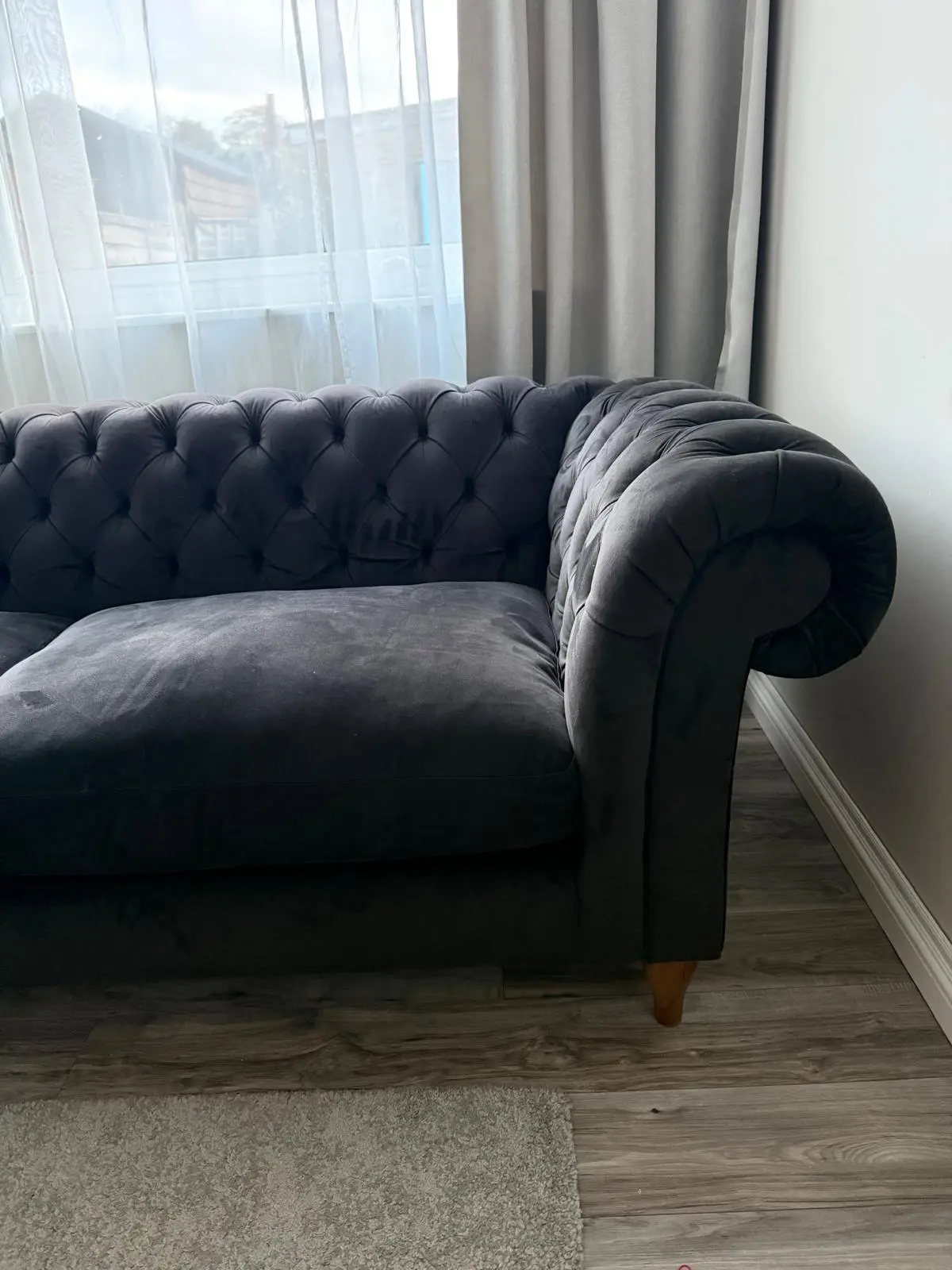 John Lewis Cromwell 4-Seater Chesterfield Sofa Smooth Velvet (Band B) – Charcoal | Dark Wood Legs