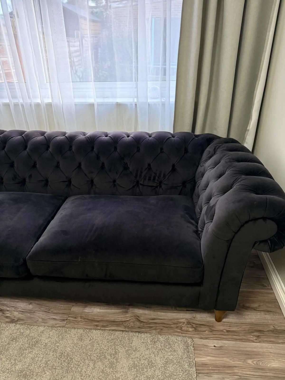 John Lewis Cromwell 4-Seater Chesterfield Sofa Smooth Velvet (Band B) – Charcoal | Dark Wood Legs