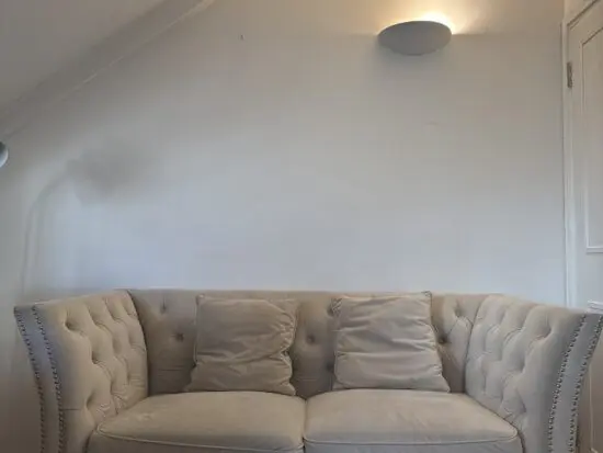 Beige Chesterfield-Style 2–3 Seater Sofa