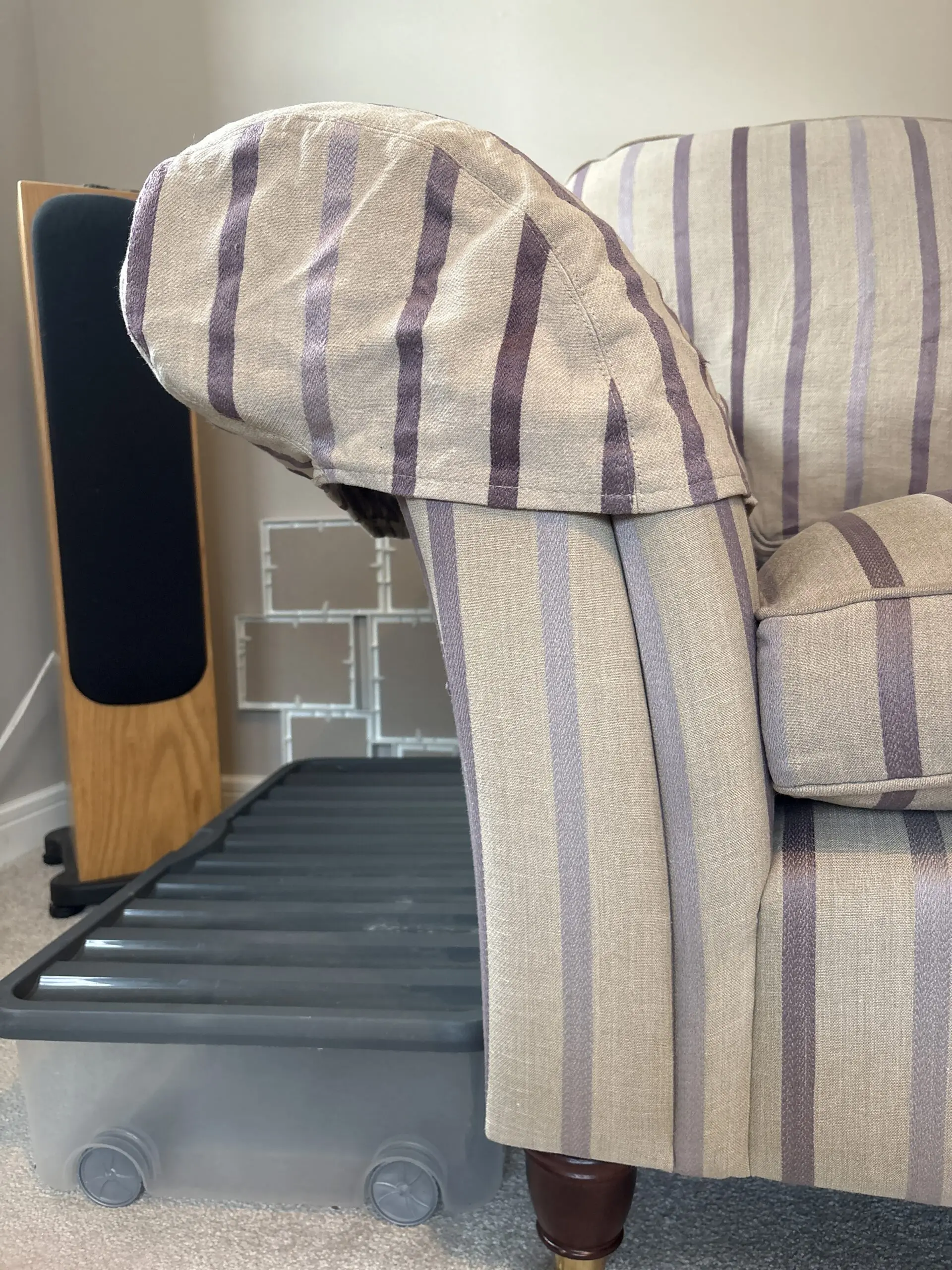 Laura Ashley - Mortimer - 2 seater sofa - beige with purple stripes