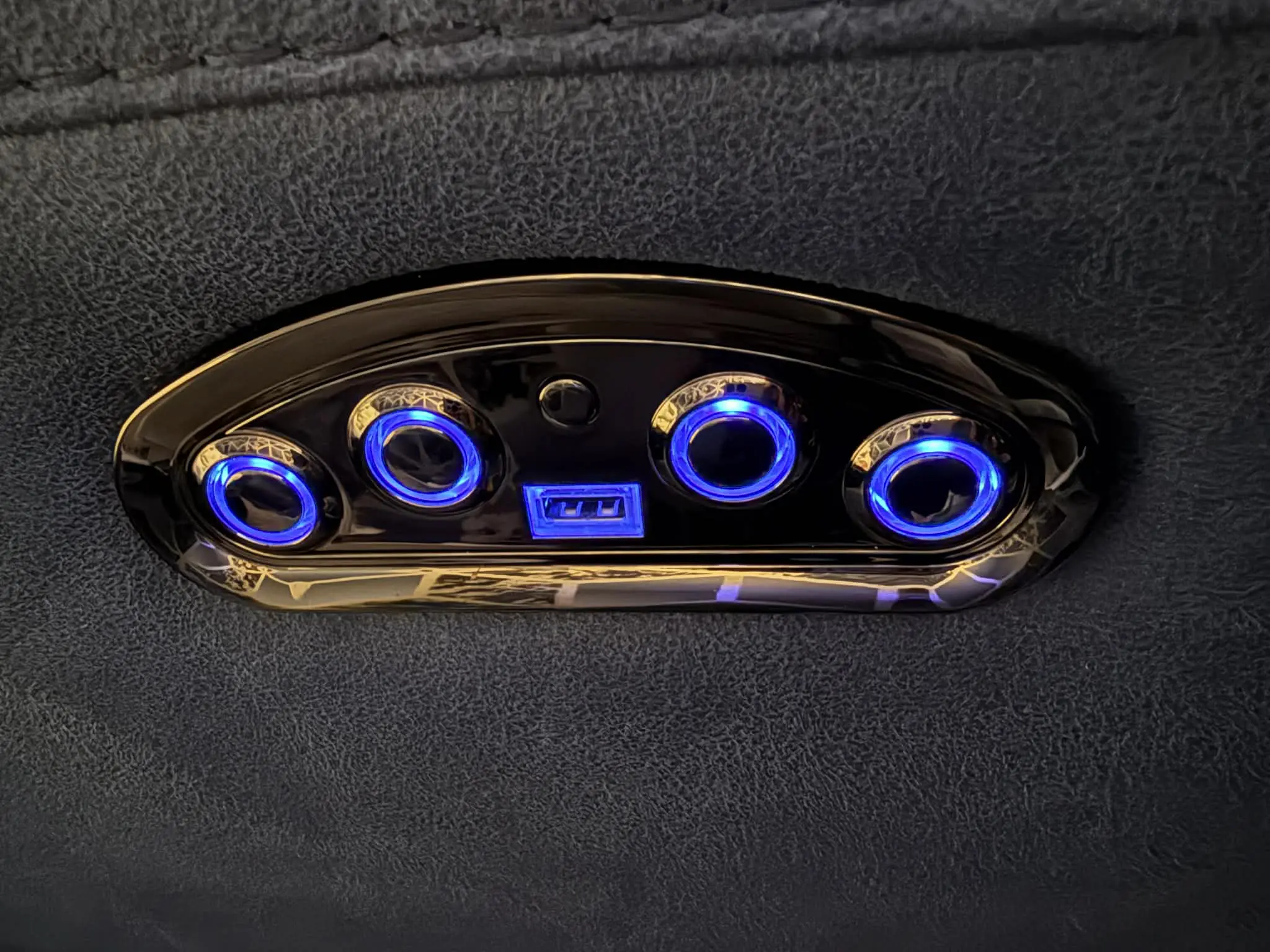 Blue Sofology Corner 2.5 x 1.5 Power recliner and headrests on the 3 main seats