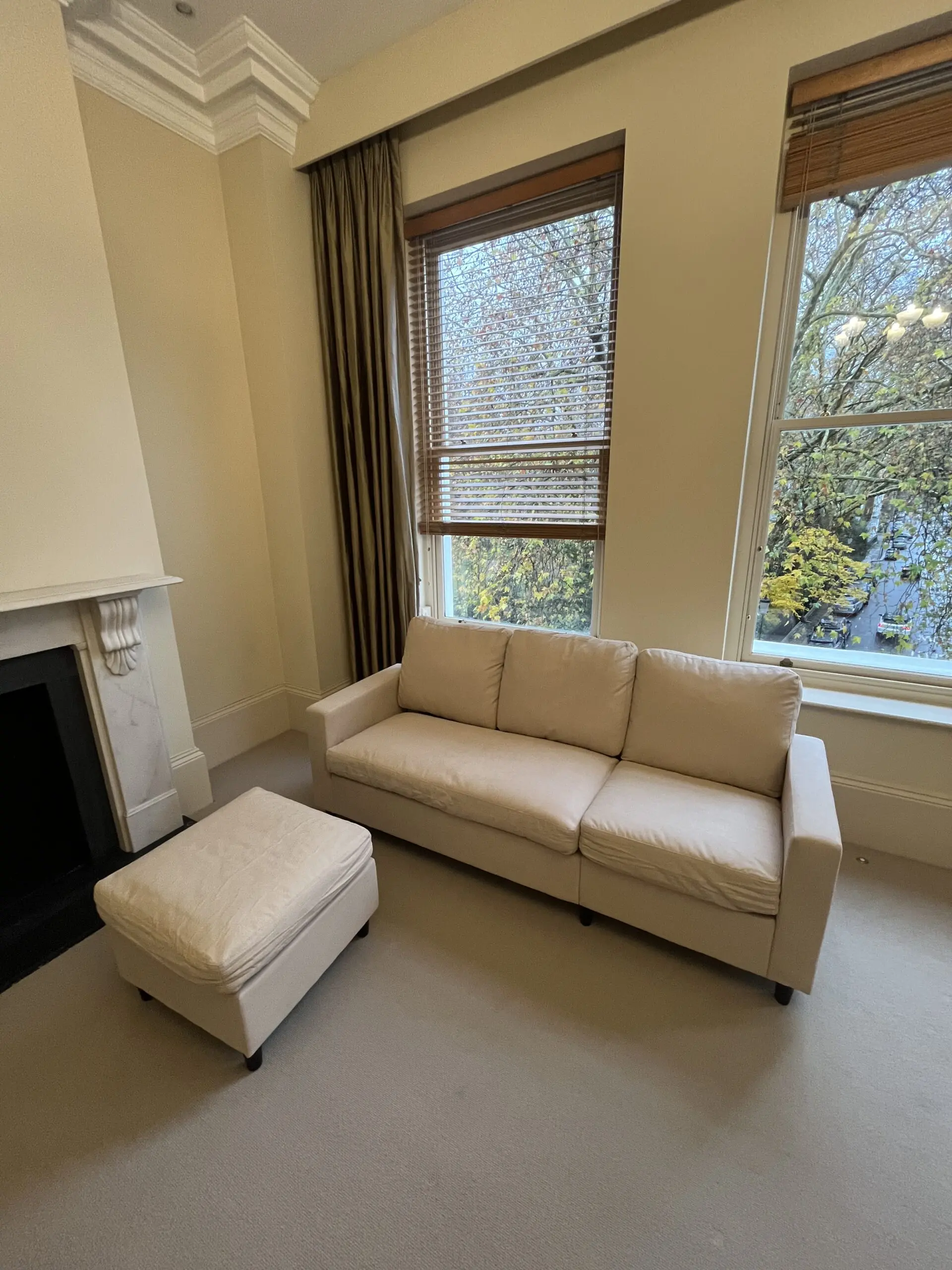 Campbell 3 seater (Daals) in Beige - Brand New, Unused