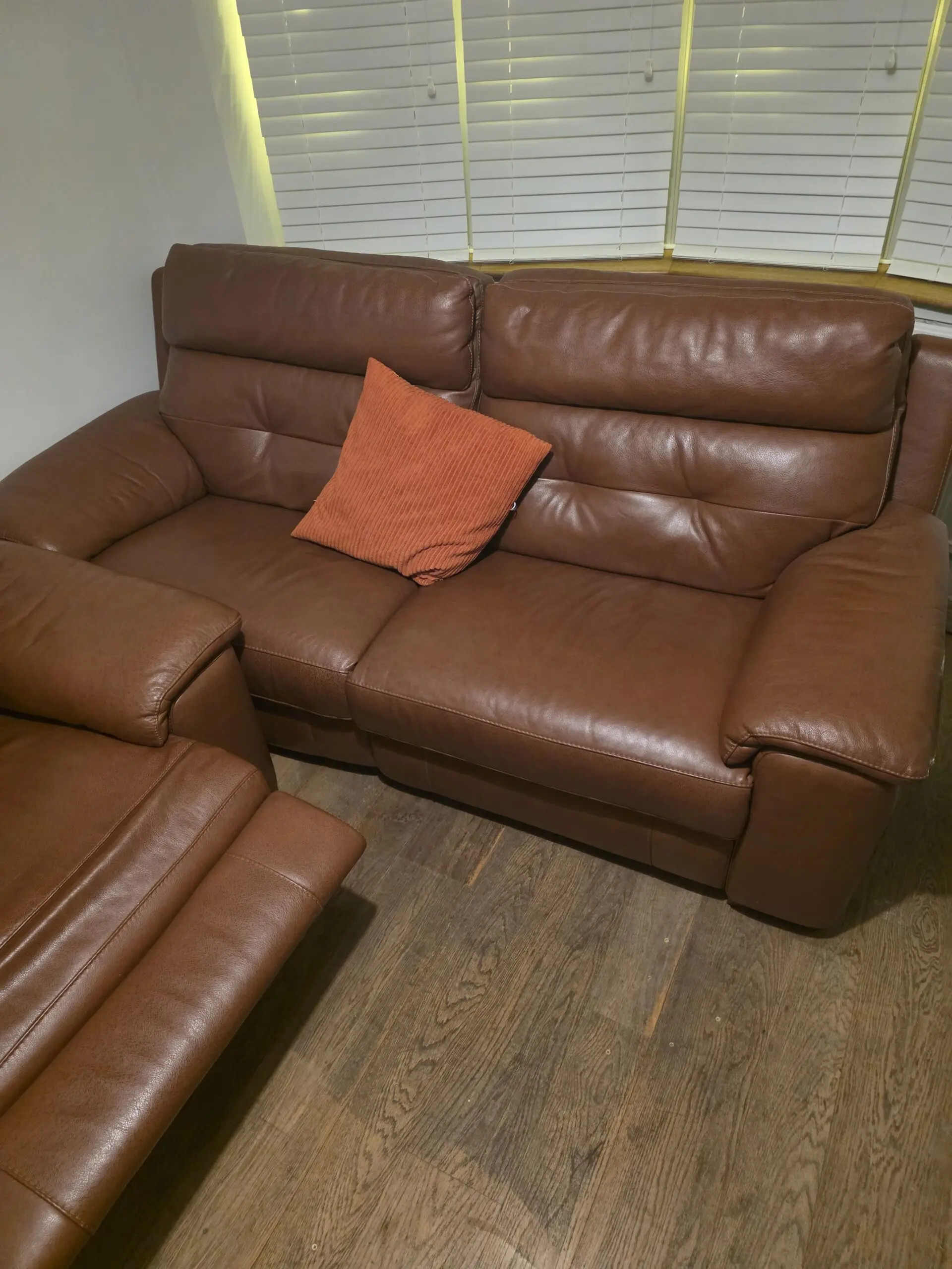 Luxury Brown Leather 2x 2 Seater Recliner Sofa - Excellent Condition