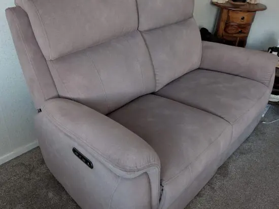 2x Electric recliner 2 seater sofa include battery packs (less than 2months old)