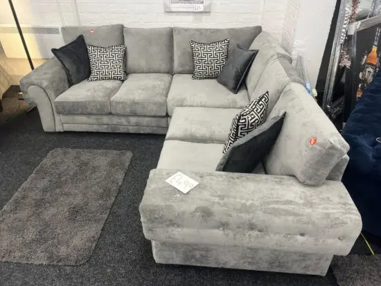 2C2 Chesterfield Corner Sofa Just 499£