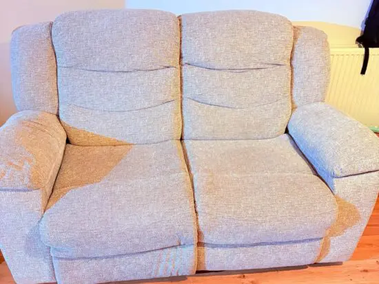 Electronics recliner sofa